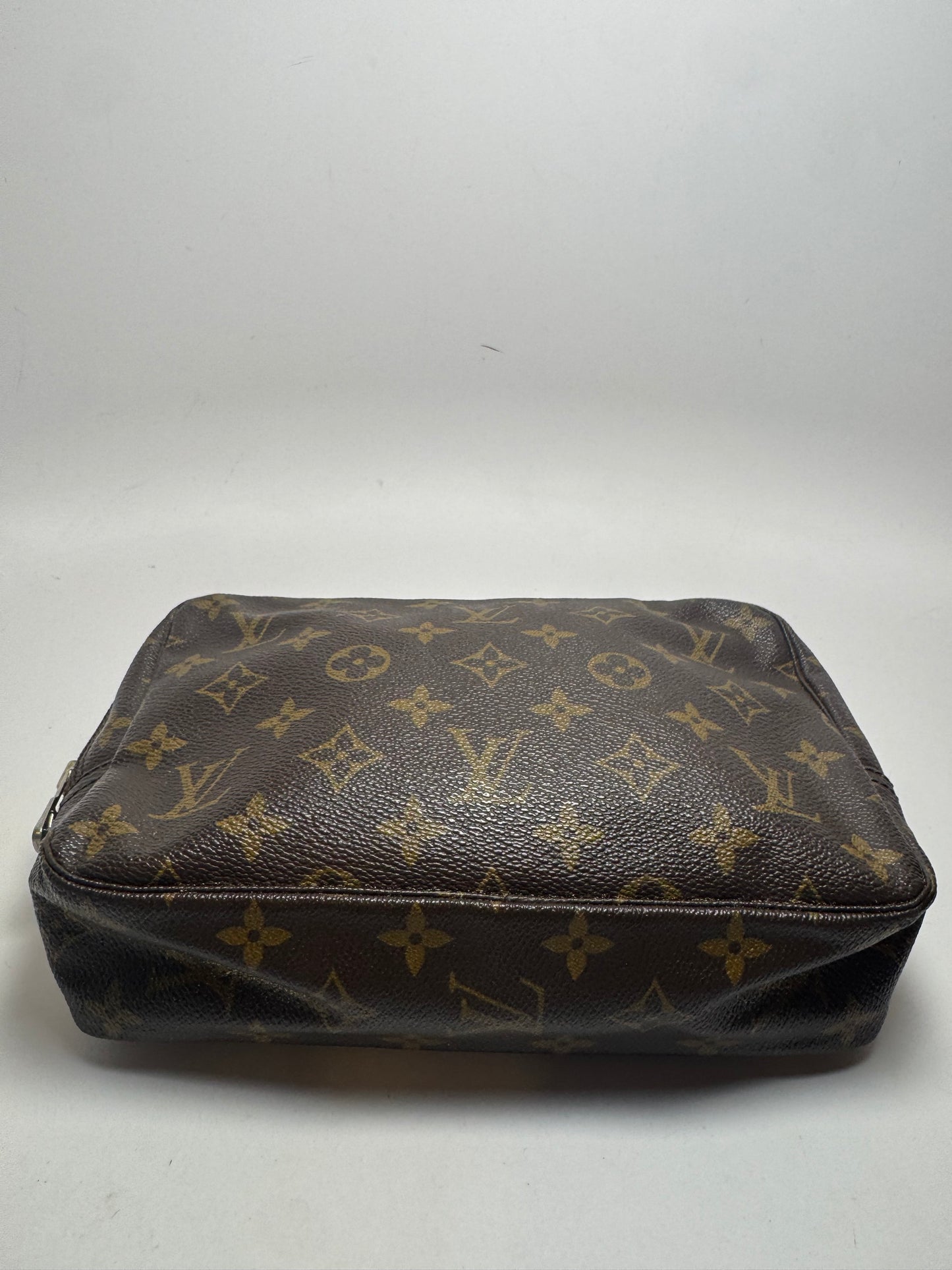 Louis Vuitton Trousse 23 Monogram Toiletry Bag/Makeup Bag