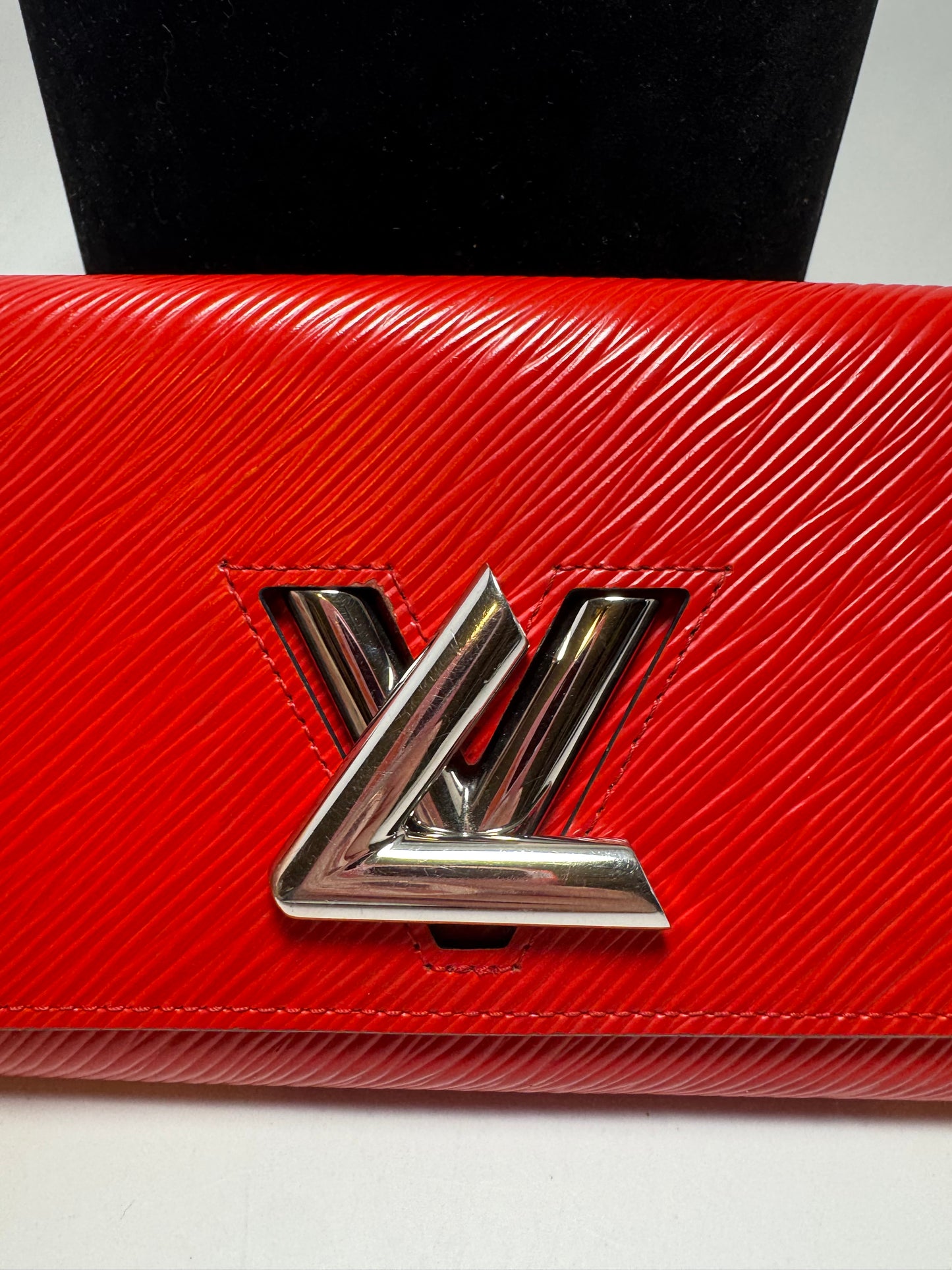 Louis Vuitton Twist Wallet in Coquelicot Red Epi leather