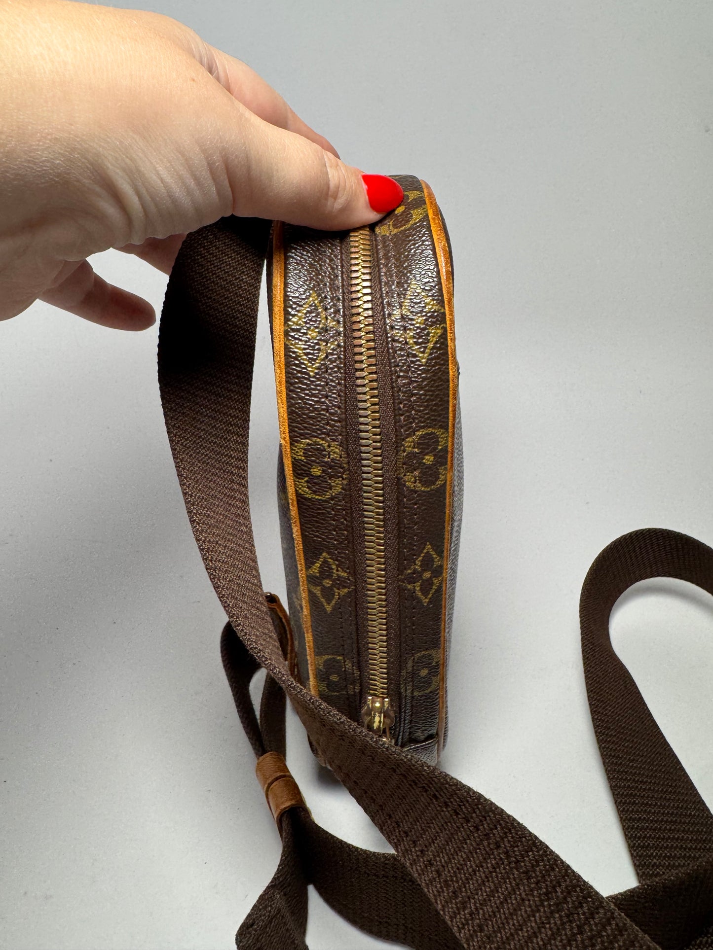 Louis Vuitton Pochette Gange Bum Bag/Sling Bag in Monogram