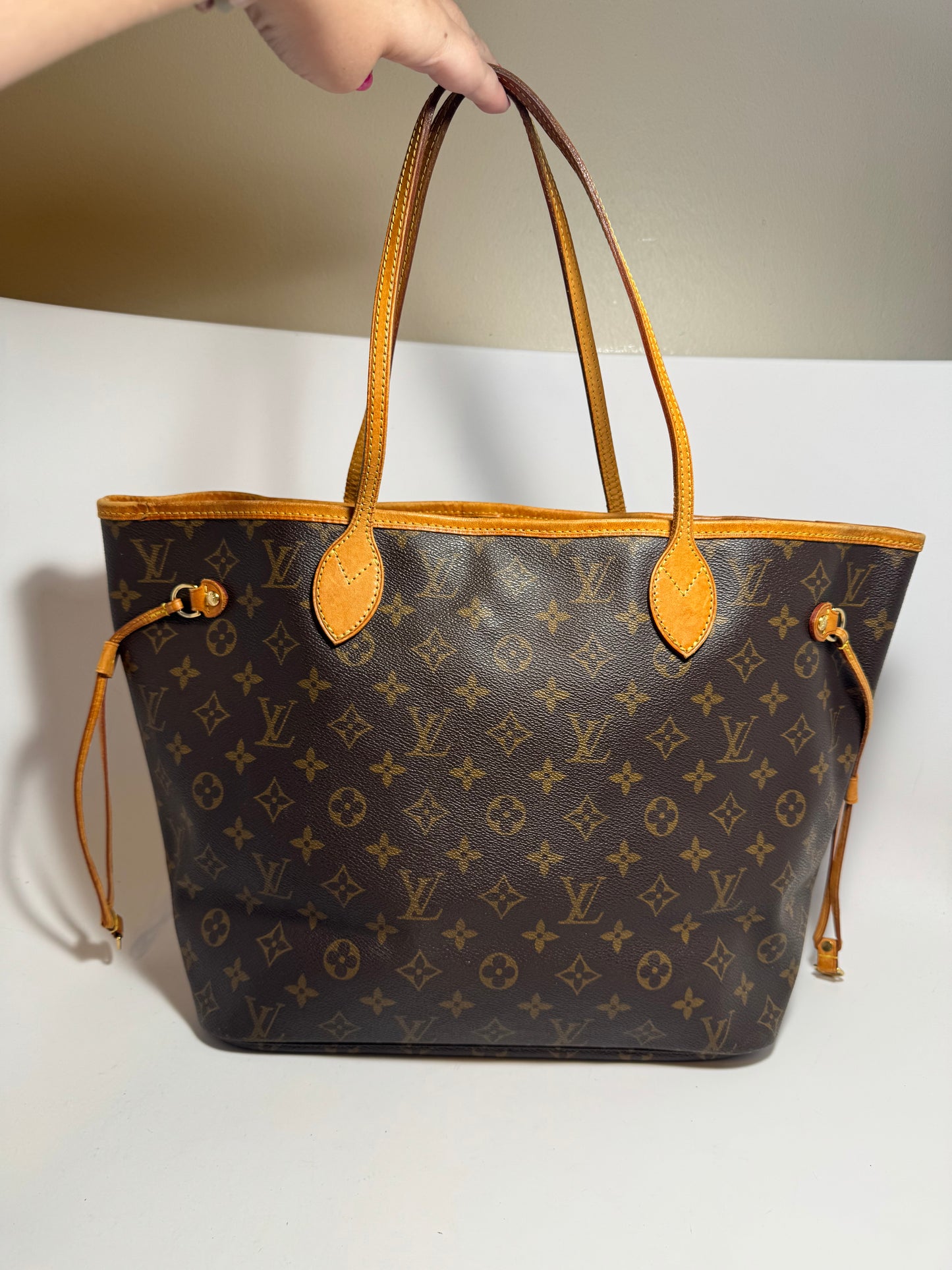 Louis Vuitton Neverfull MM Monogram Tote Bag