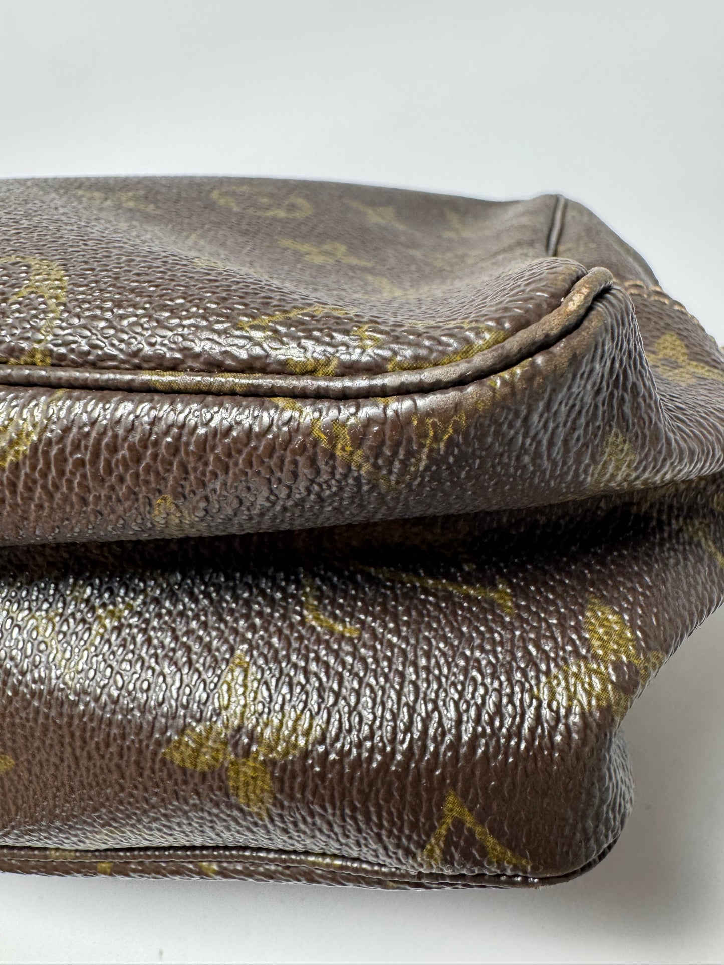 Louis Vuitton Trousse 28 Toiletry Bag Monogram
