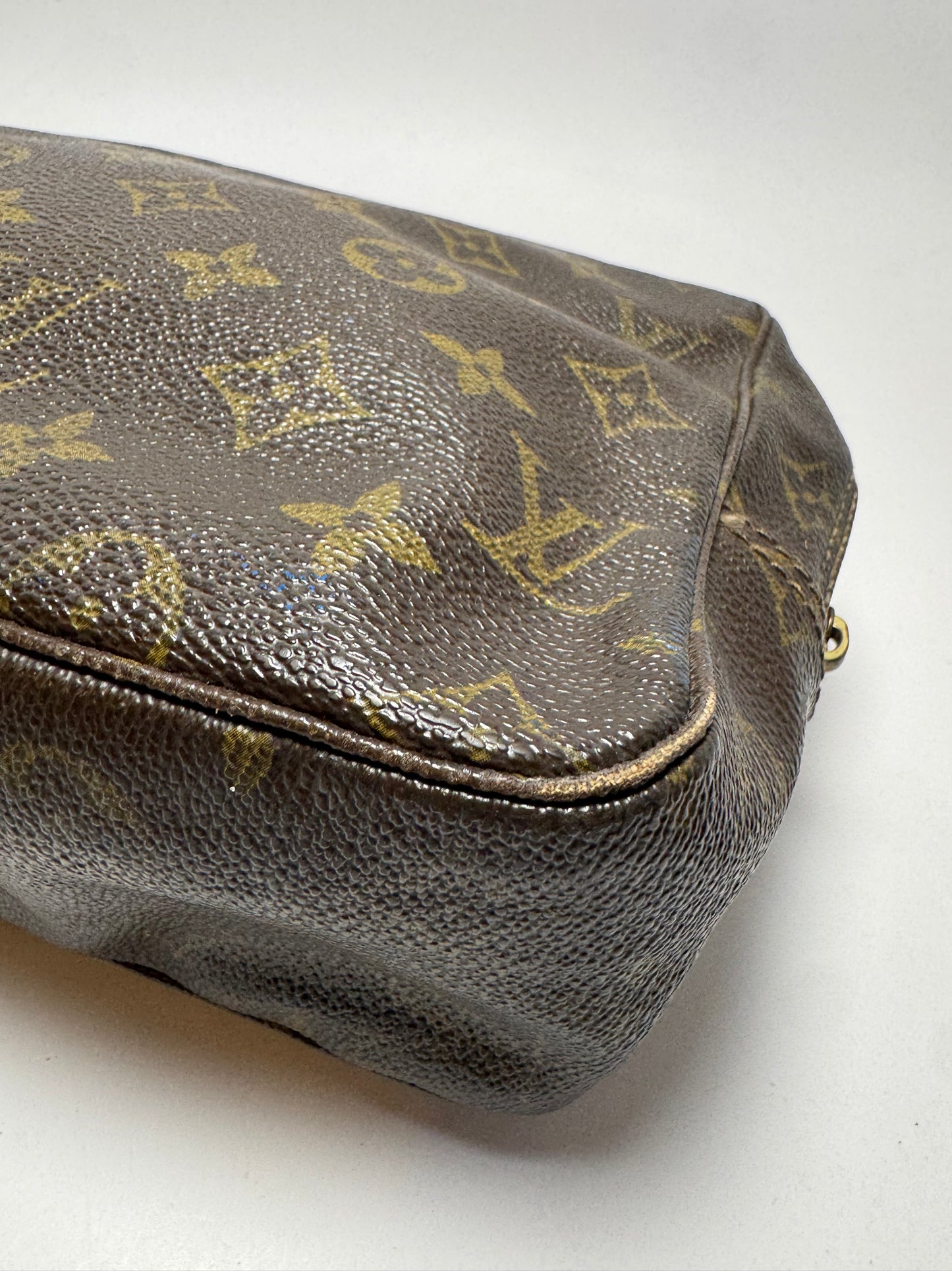 Louis Vuitton Trousse 28 Monogram Pouch