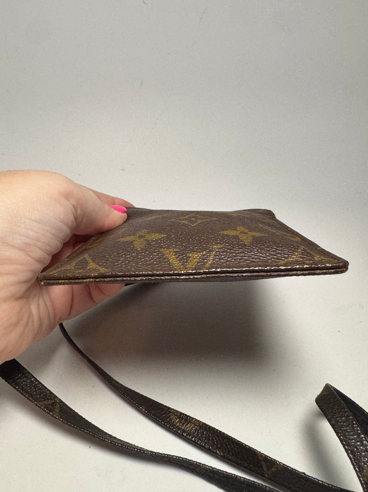 Louis Vuitton Monogram Pochette Secret Crossbody/Passport Holder Travel Bag