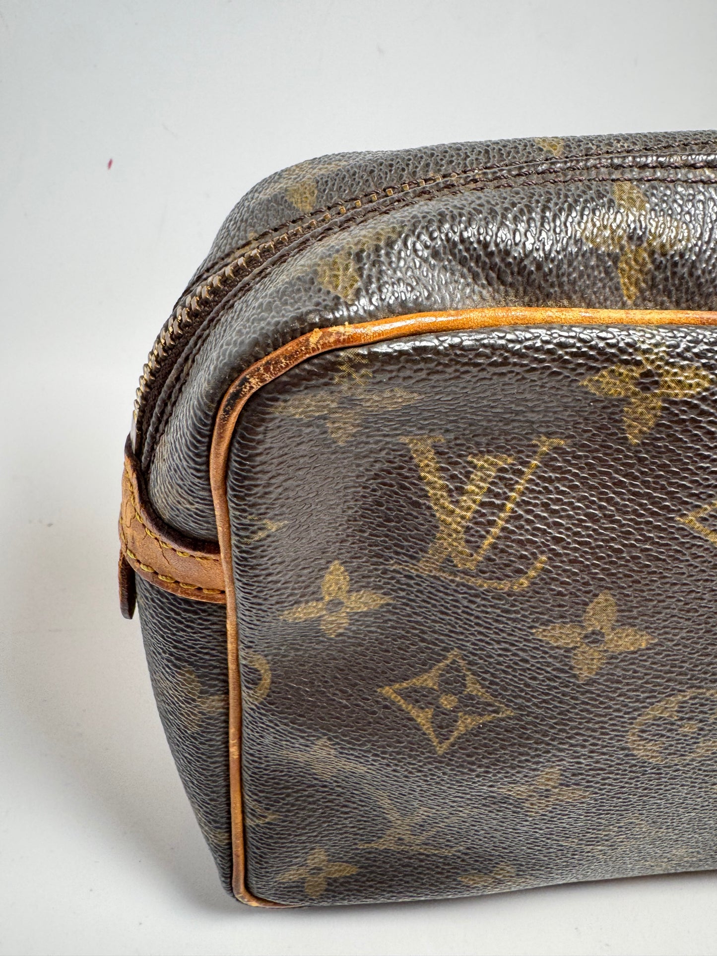 Louis Vuitton Compeigne 23 Monogram Toiletry Bag/Cosmetic Bag/Clutch