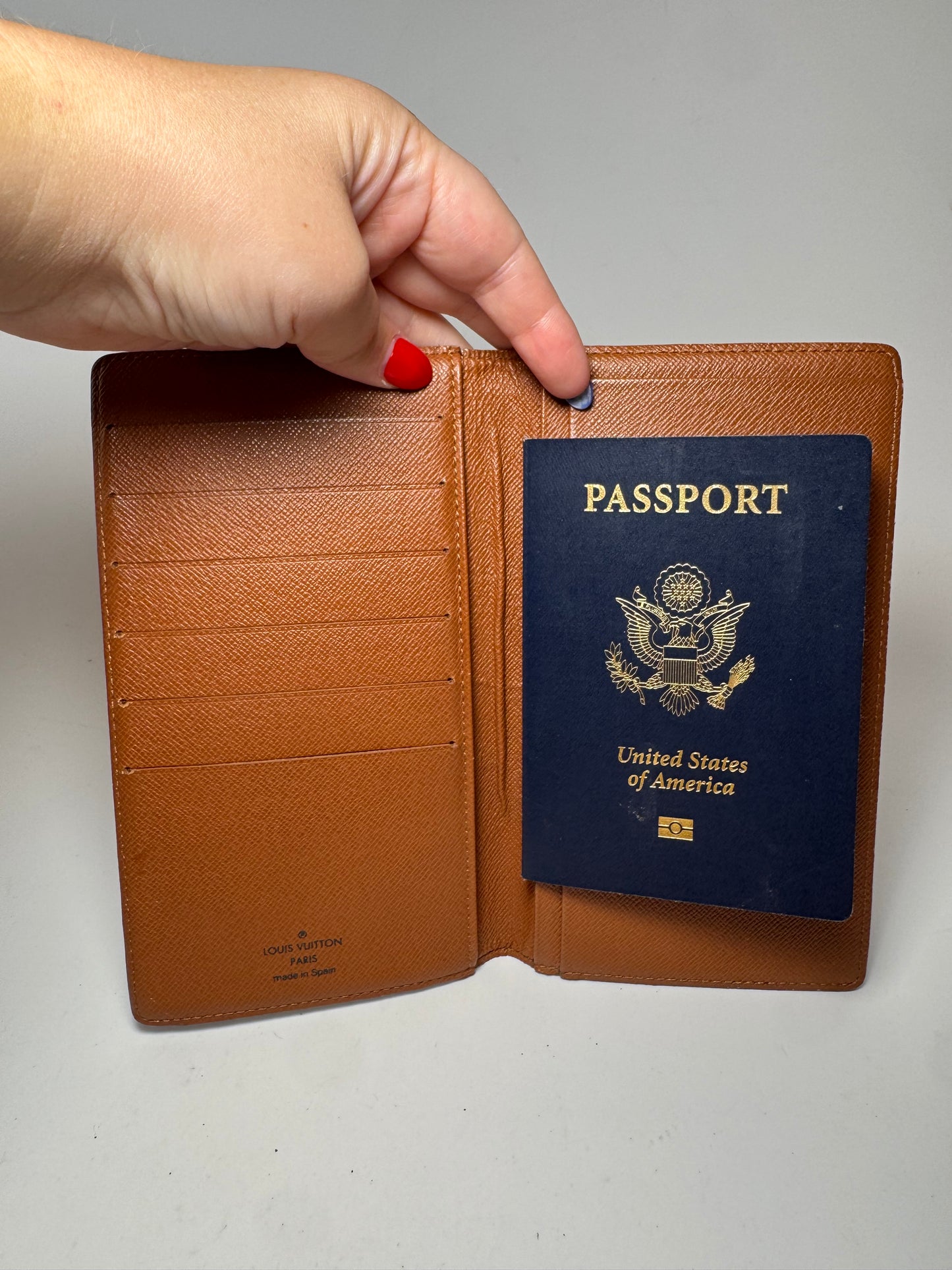 Louis Vuitton Monogram Porte-Valeurs Cartes Crédit Slim Passport Cover Wallet