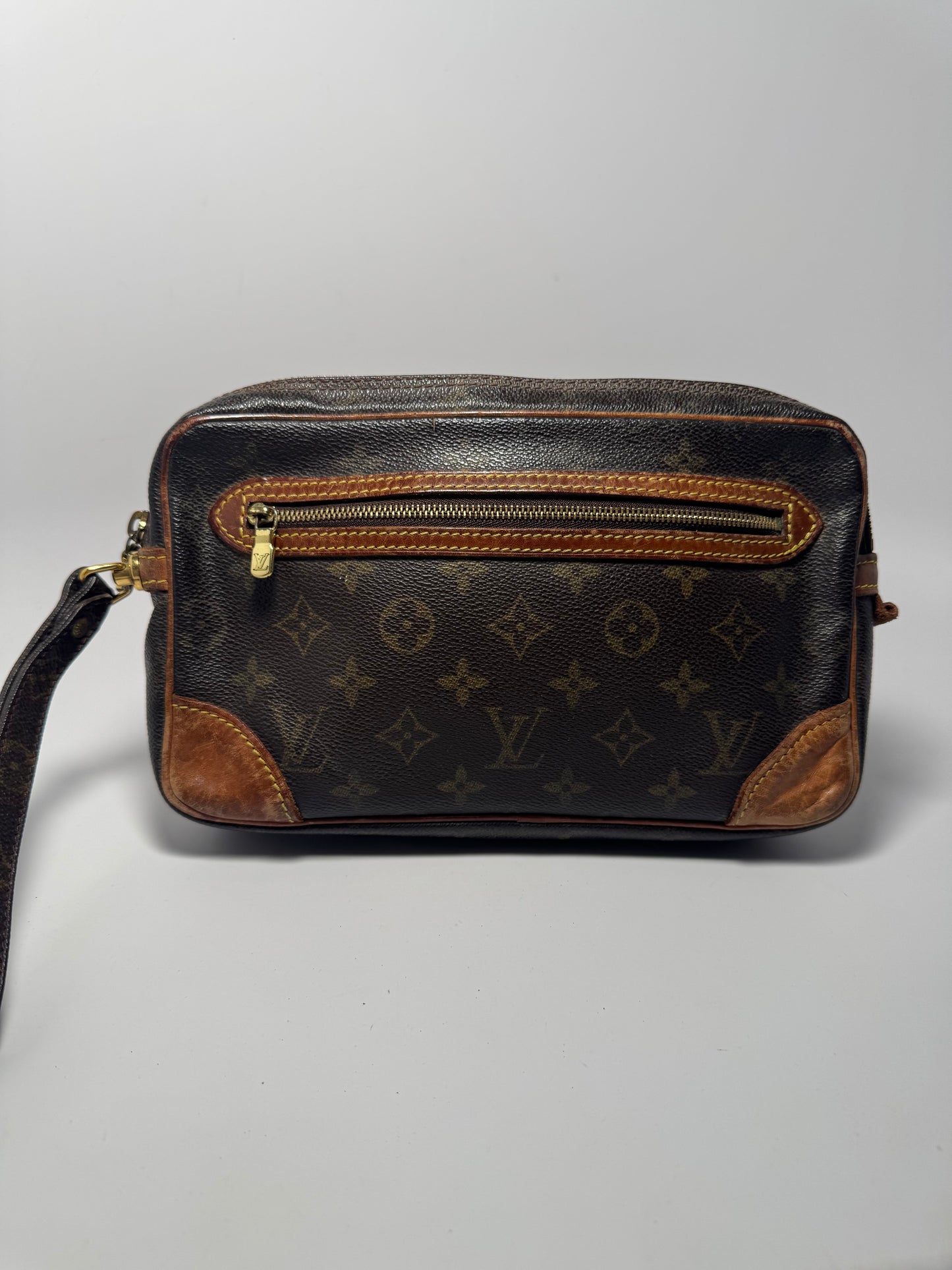 Louis Vuitton Marly Draggone Clutch/Pouch W/Wristlet Monogram Made in France in February 2001