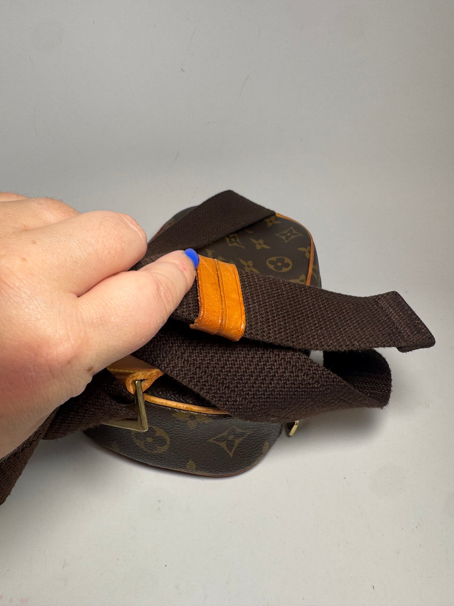 Louis Vuitton Monogram Gange Pochette Bum Bag/Sling Bag March 2001