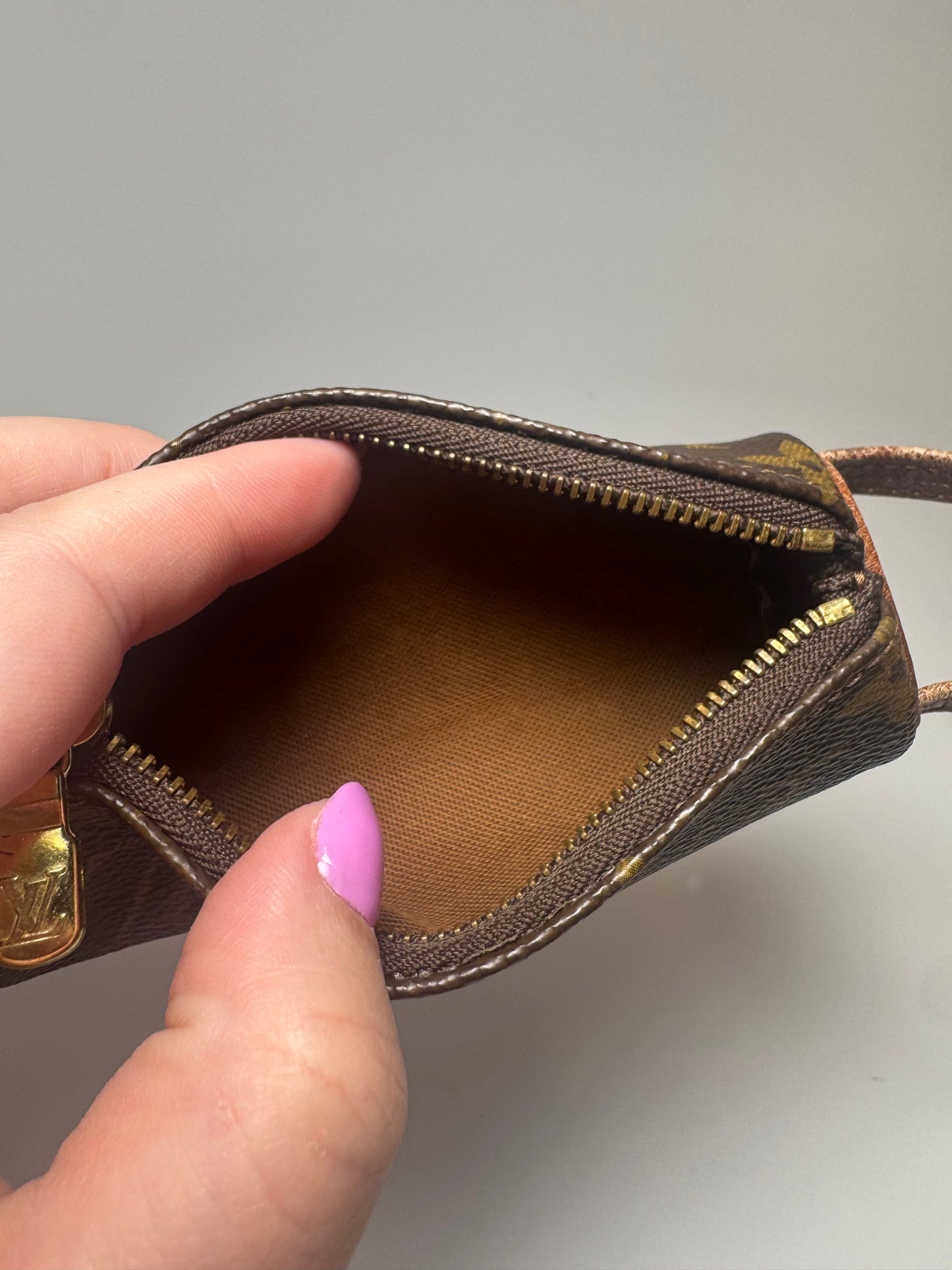 Louis Vuitton Mini Golf Ball Holder/Cosmetic Case