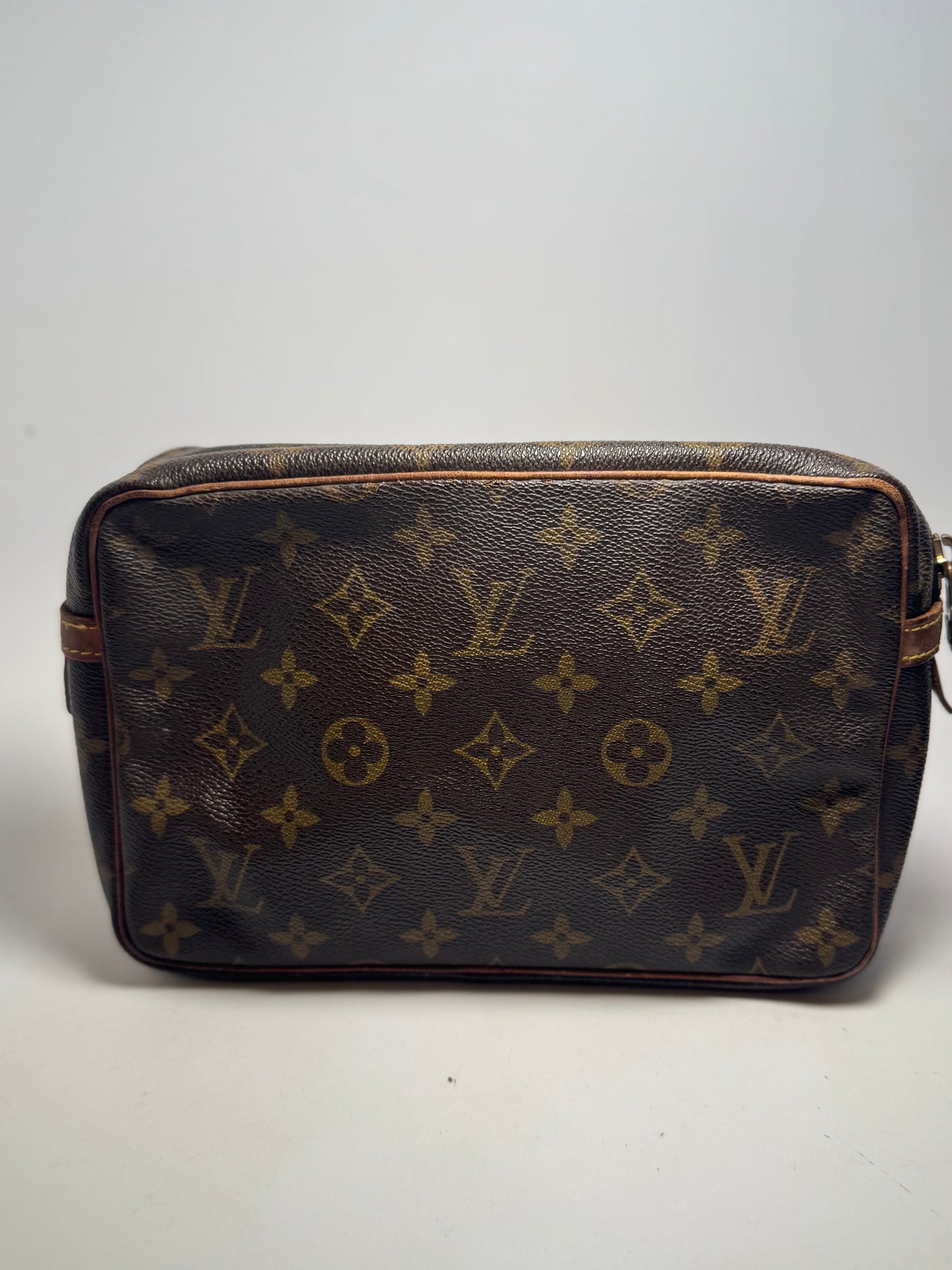 Louis Vuitton Compeigne 23 Monogram Clutch/Toiletry Cosmetic Bag