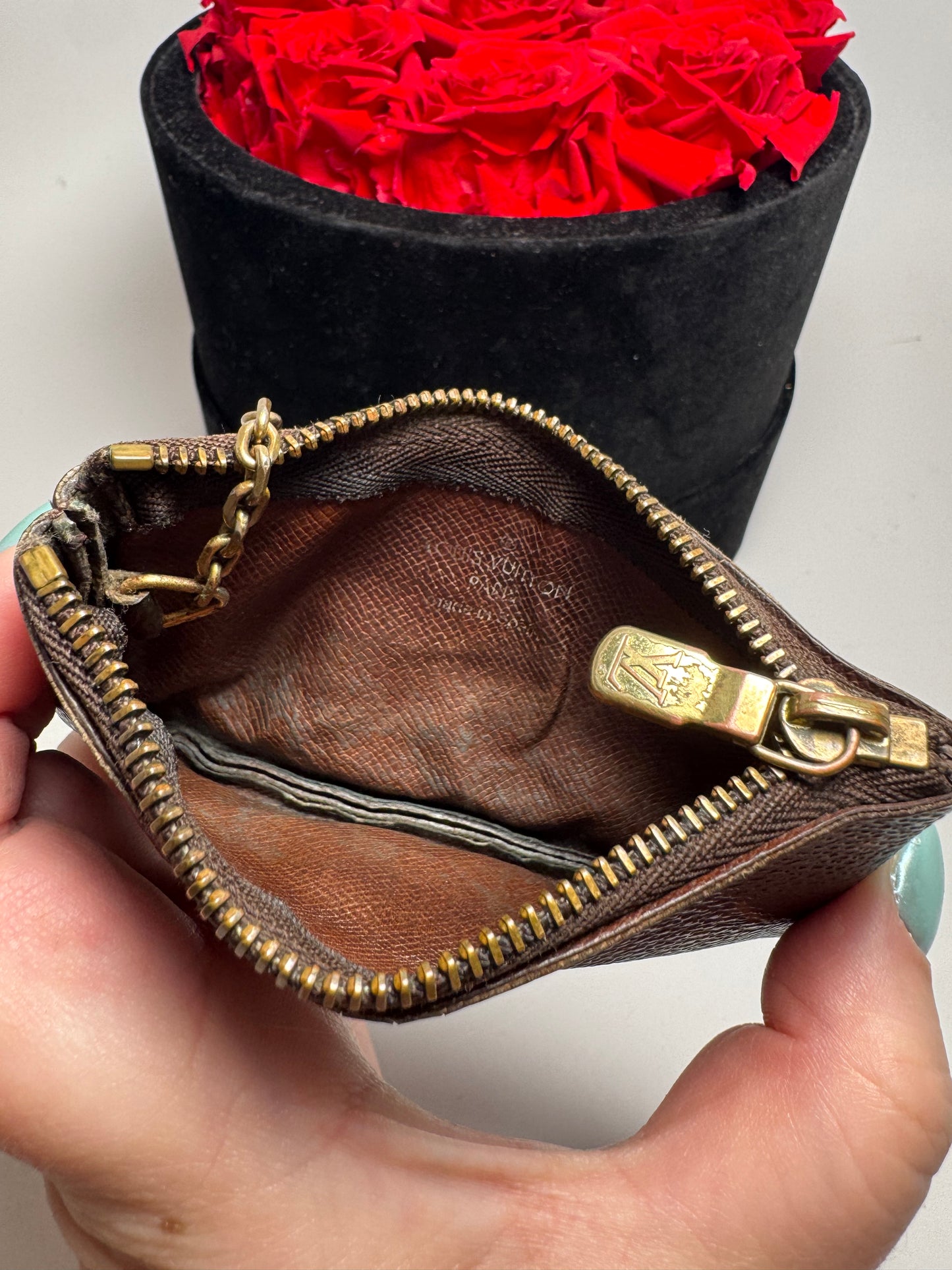 Louis Vuitton Key Pouch/Key Cles in Monogram