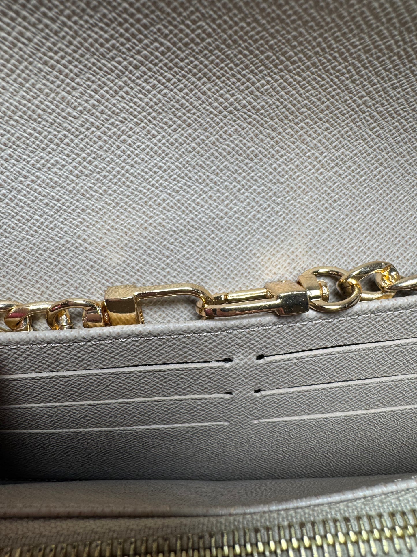 Louis Vuitton Epi Twist Gallet Beige Wallet On Chain
