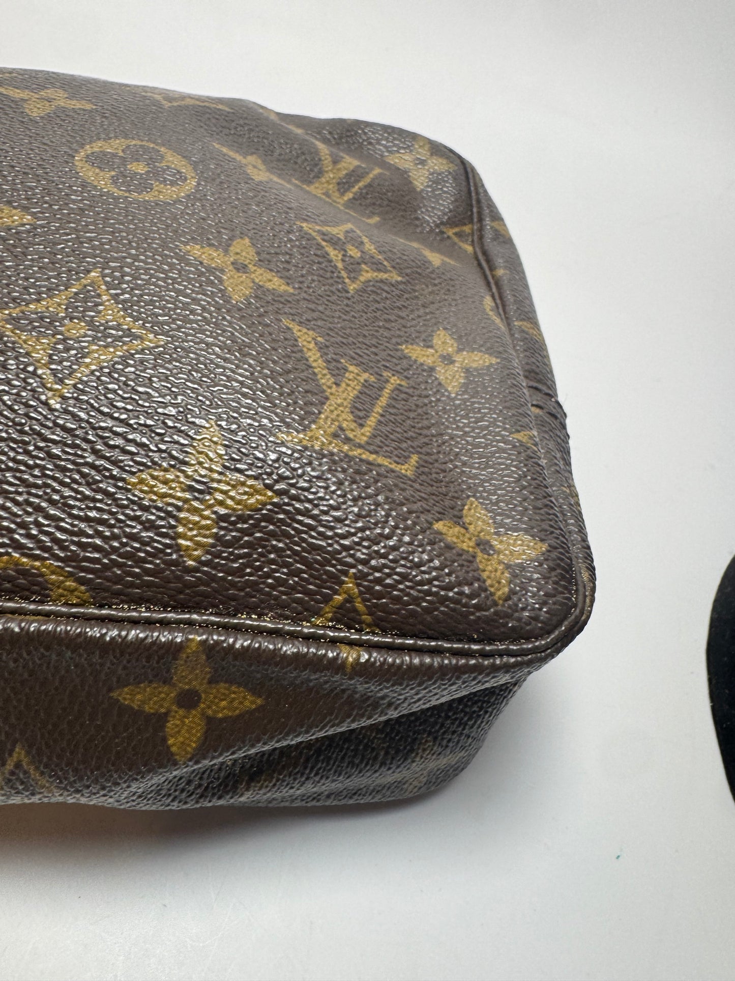 Louis Vuitton Trousse 23 Monogram Toiletry Bag/Makeup Bag