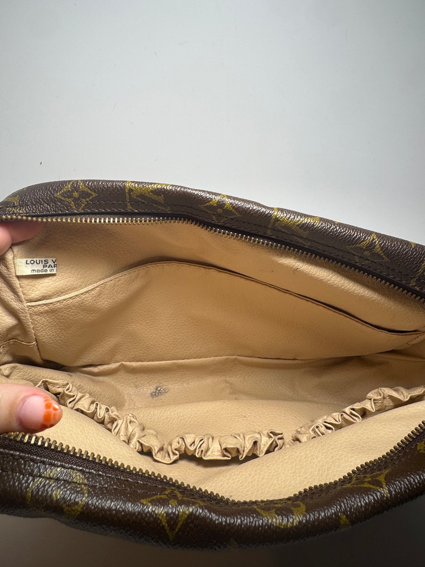 Louis Vuitton Trousse 28 Monogram Makeup Bag/Toiletry Bag