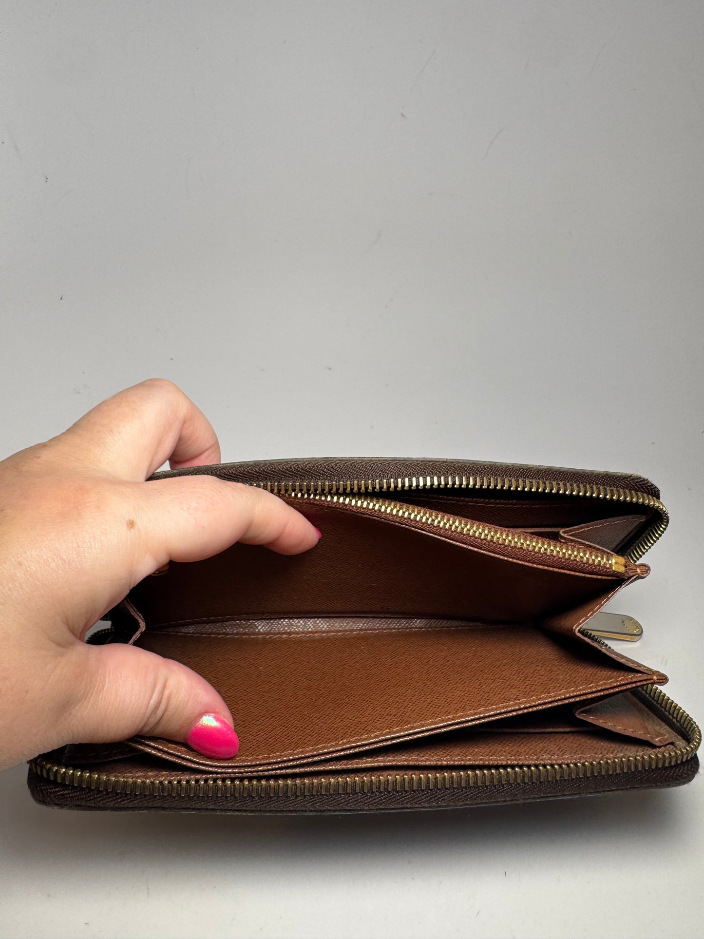 Louis Vuitton Monogram Zippy Wallet