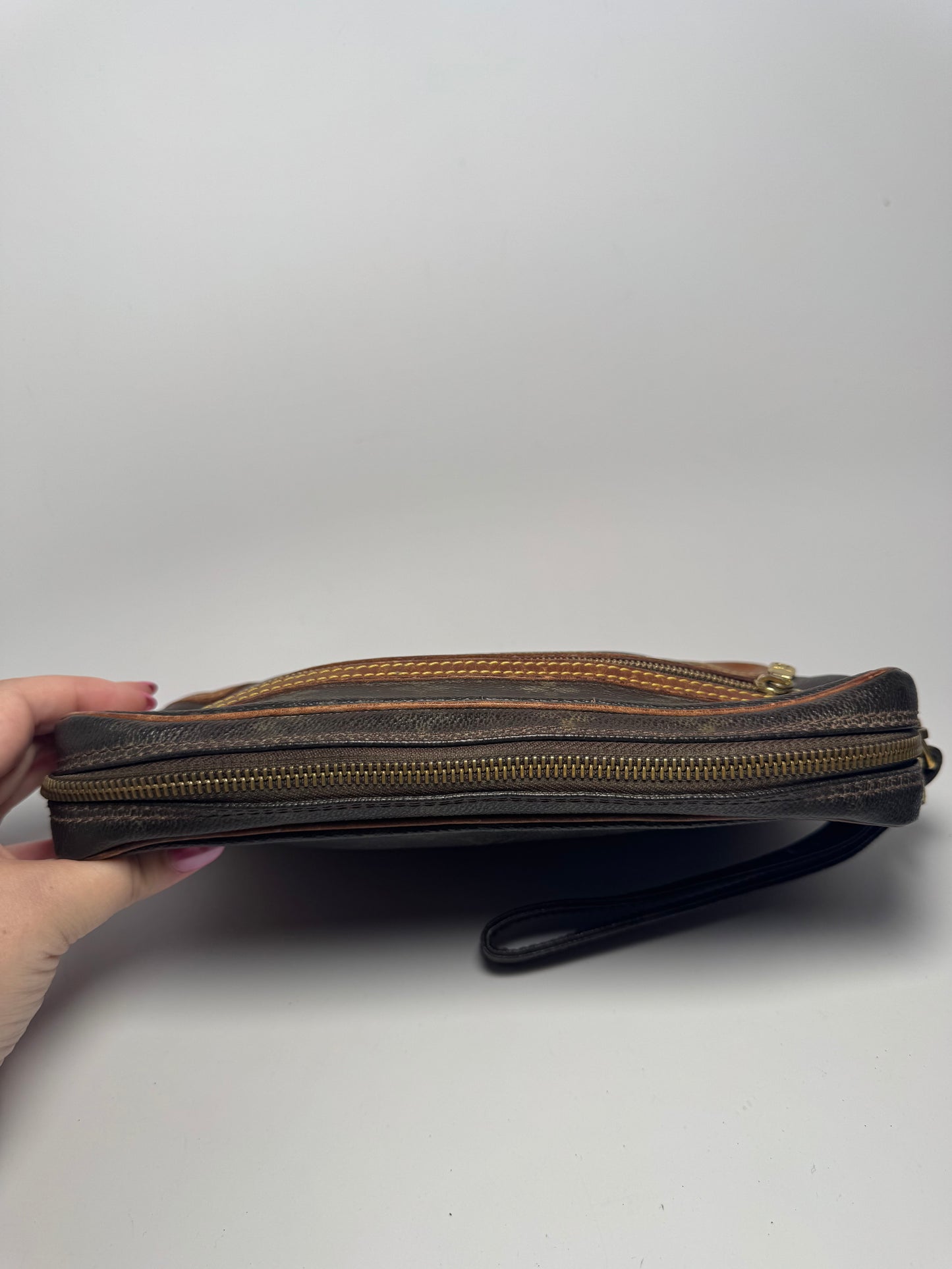Louis Vuitton Marly Draggone Clutch/Pouch W/Wristlet Monogram Made in France in February 2001