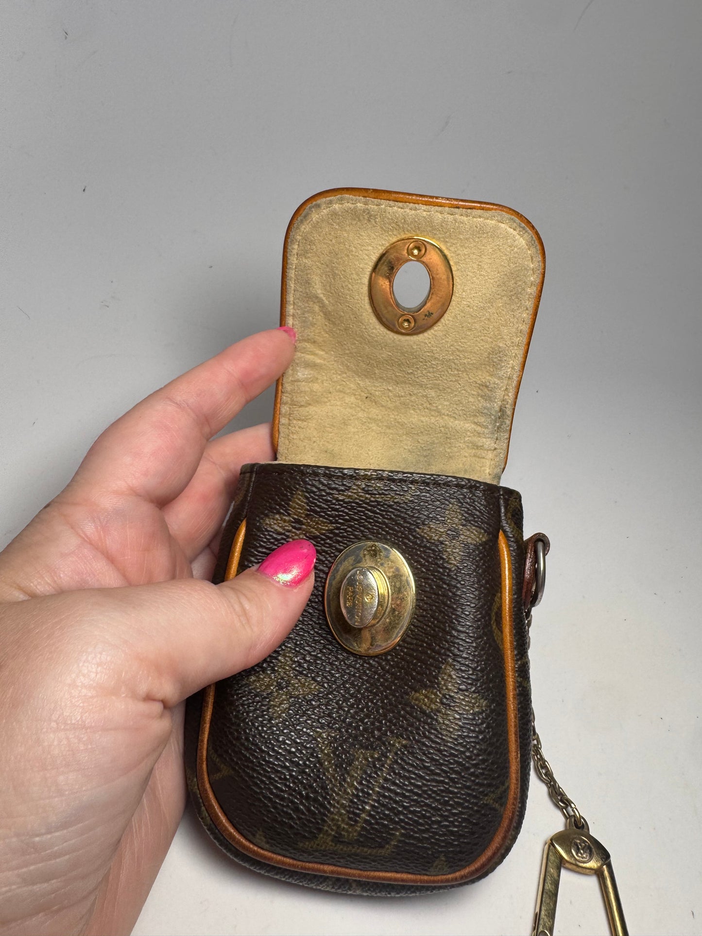 Louis Vuitton Tikal Pouch w/Key Cles Turn Lock Monogram Pouch