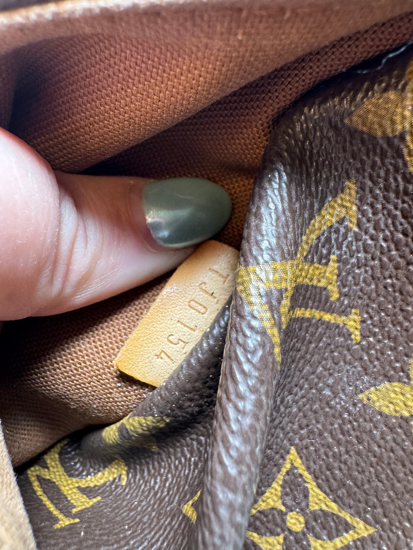 Louis Vuitton Totally MM Monogram Tote