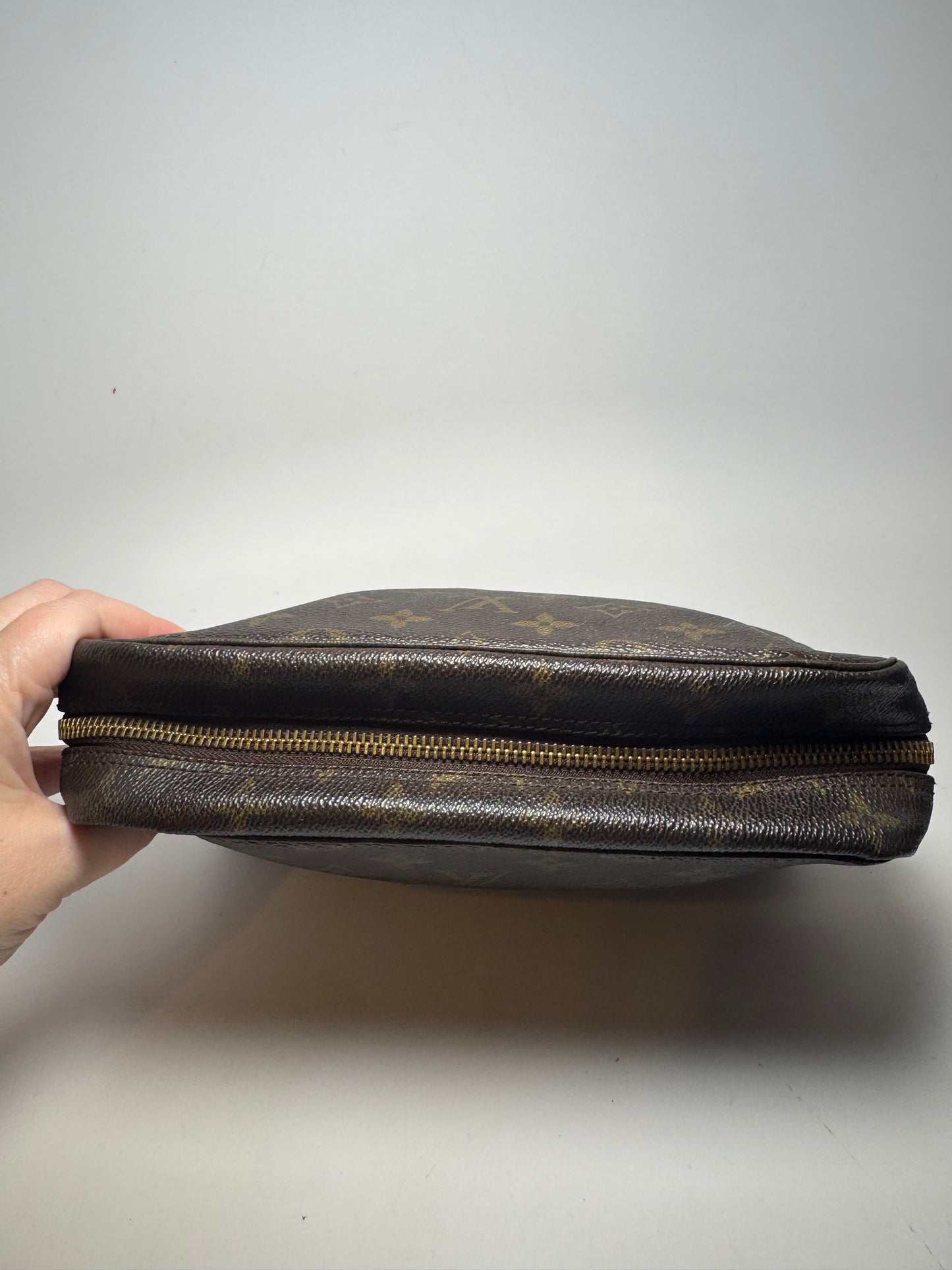 Louis Vuitton Trousse 23 Monogram Makeup Bag/Toiletry Bag