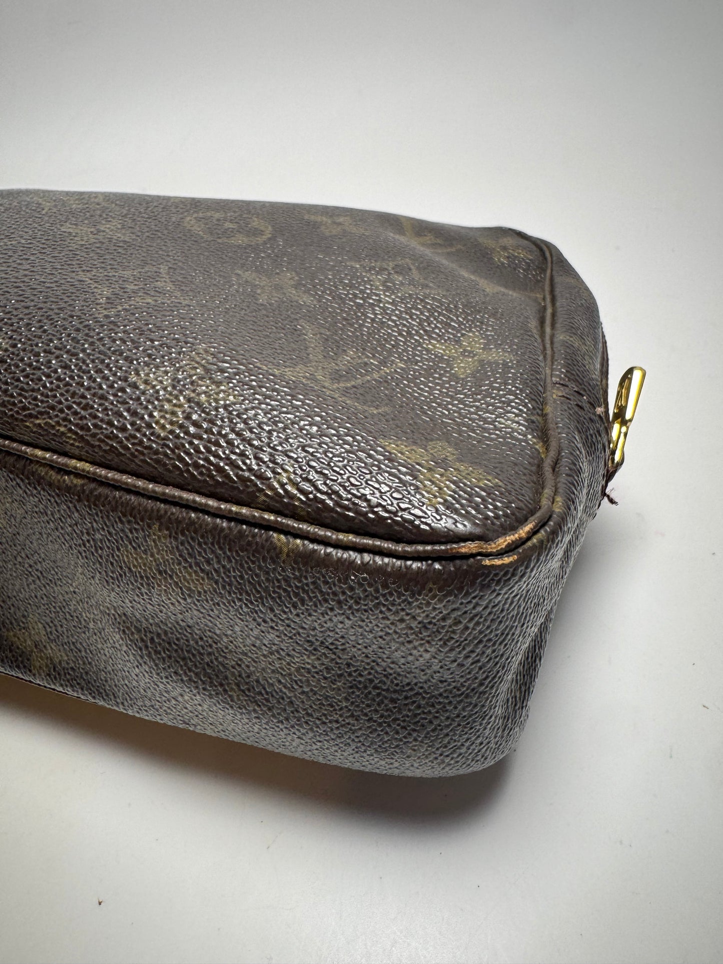 Louis Vuitton Trousse 23 Monogram Makeup Bag/Toiletry Bag