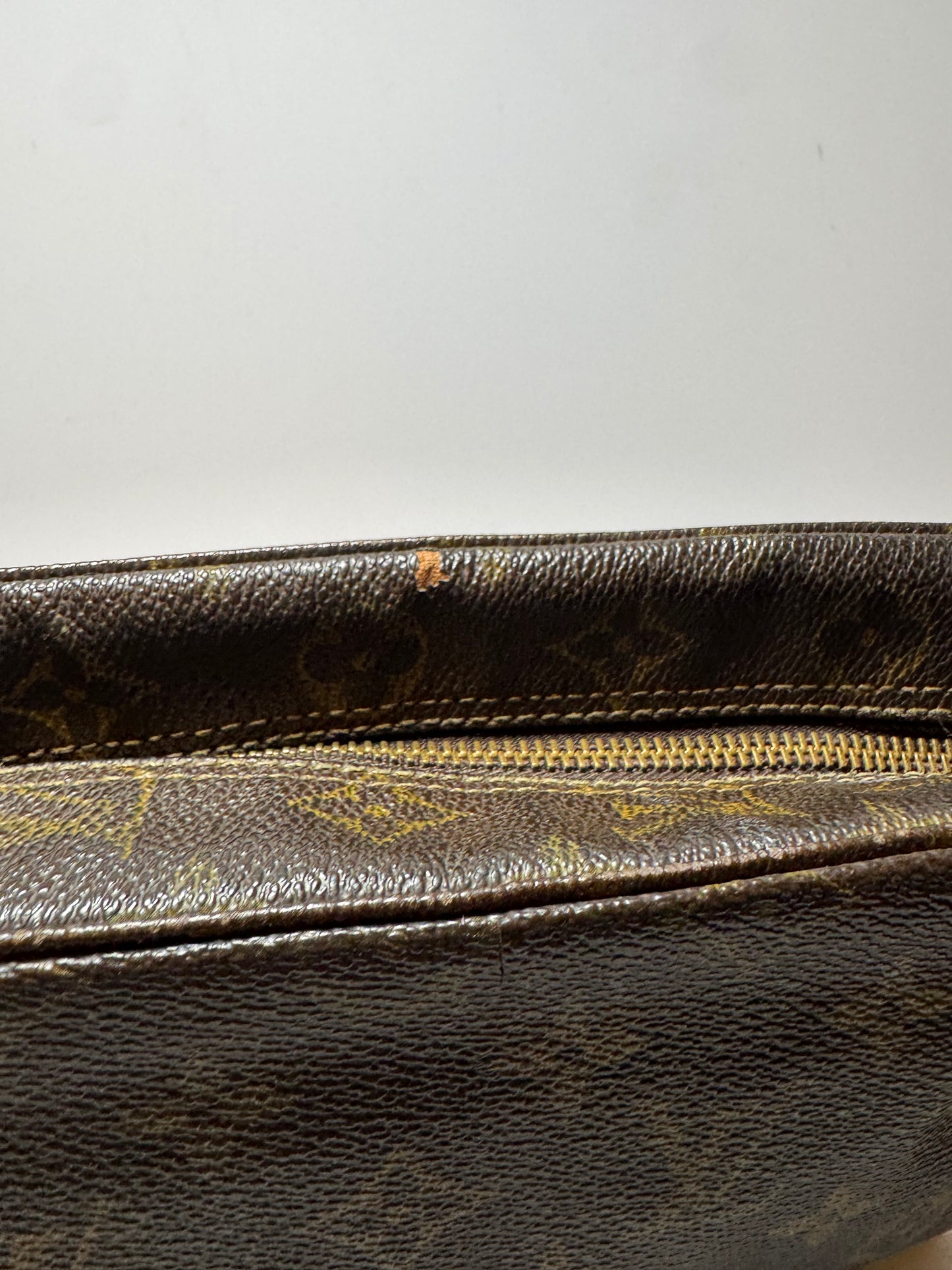 Louis Vuitton Trousse 28 Monogram Pouch