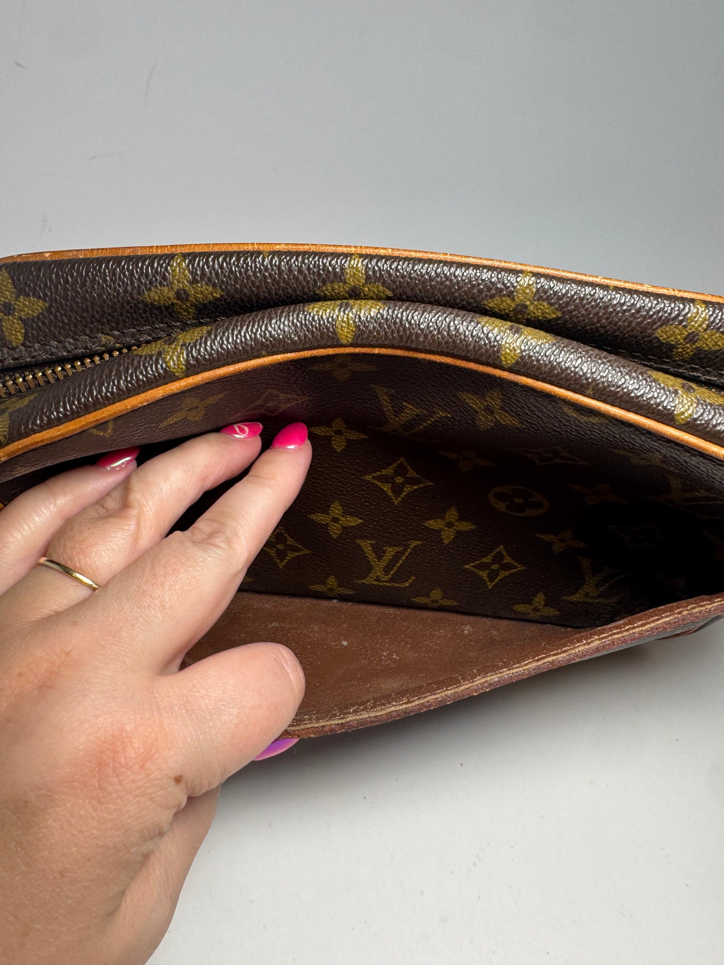 Louis Vuitton Compeigne 23 Clutch Monogram/Toiletry Pouch/Makeup Bag