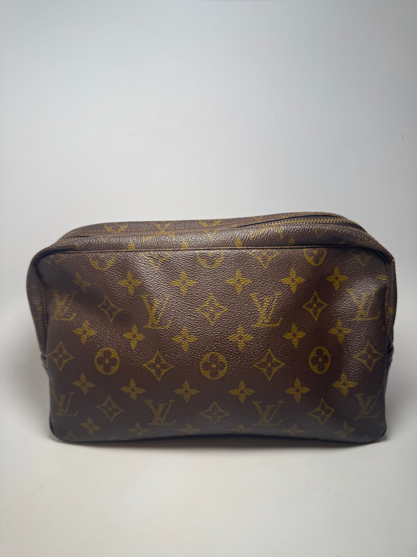 Louis Vuitton Trousse 28 Monogram Makeup Bag/Toiletry Bag