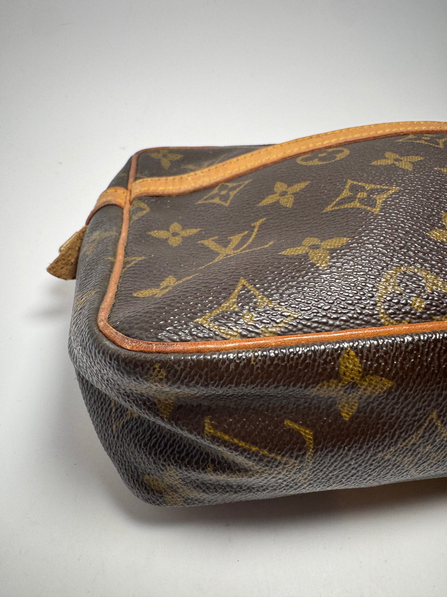 Louis Vuitton Compeigne 23 Travel Pouch/Clutch