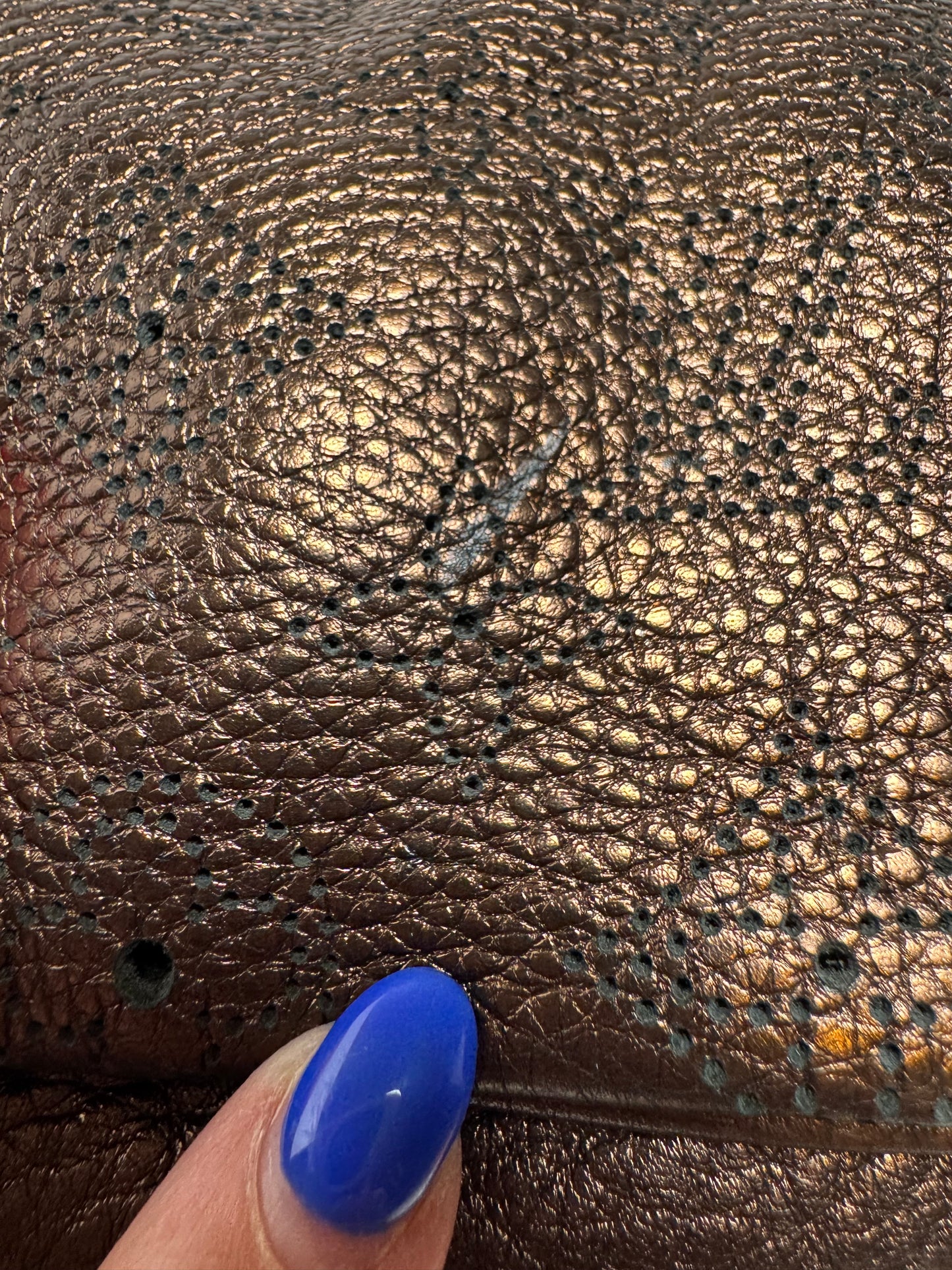 Louis Vuitton Mahina XS Mordore Metallic Bronze Leather 2Way Shoulder Bag/Crossbody