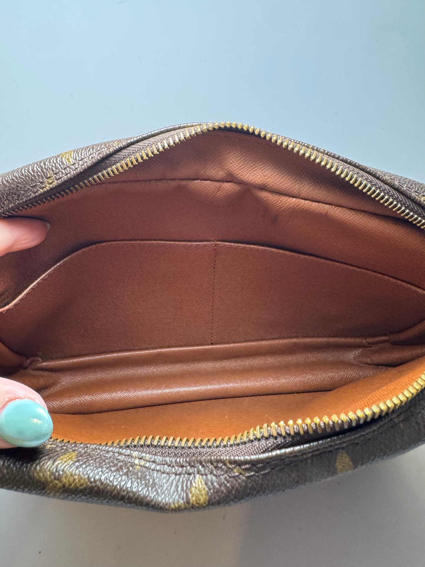 Louis Vuitton Compeigne 28 Toiletry Bag/Clutch