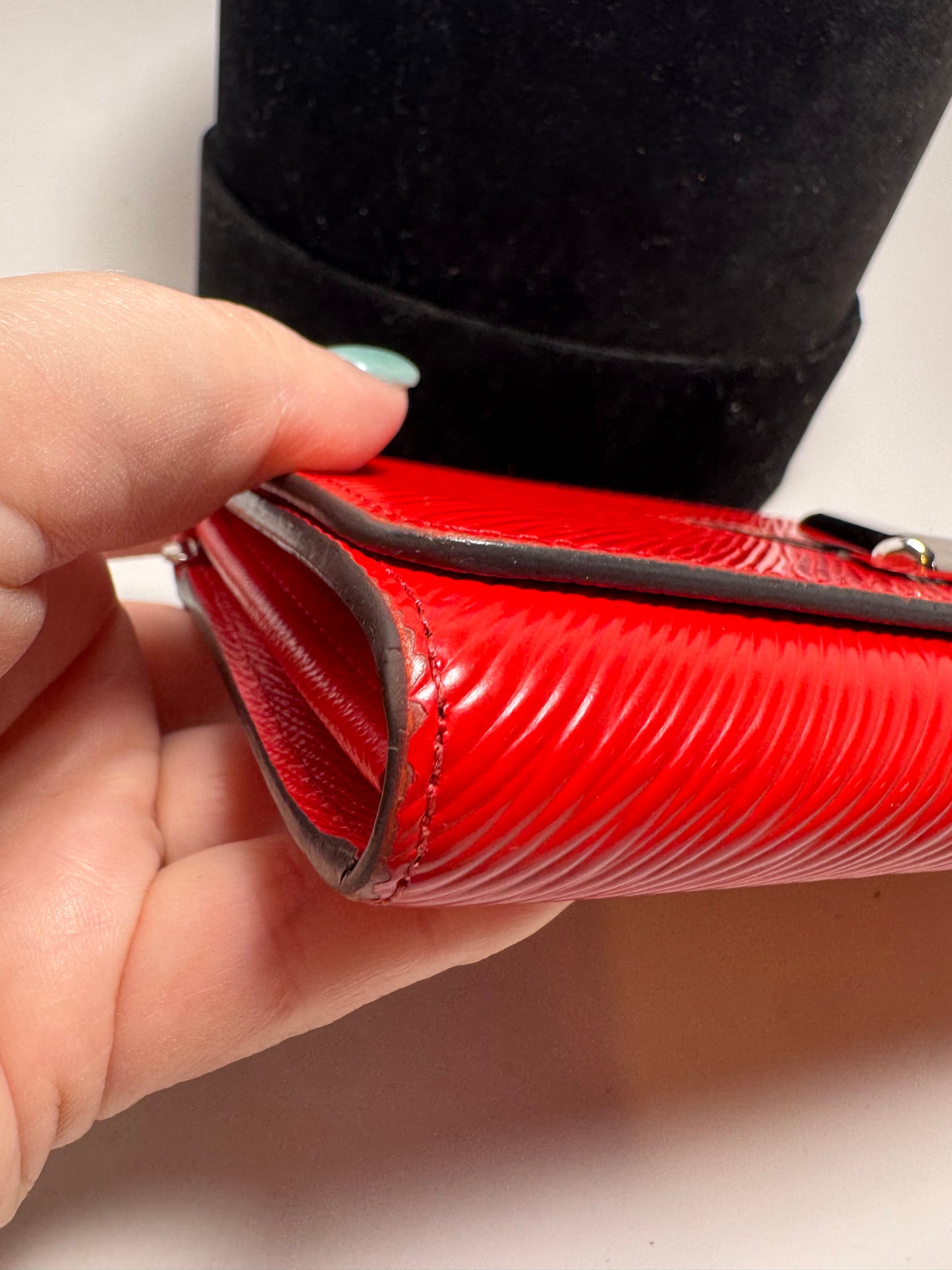 Louis Vuitton Twist Wallet in Coquelicot Red Epi leather