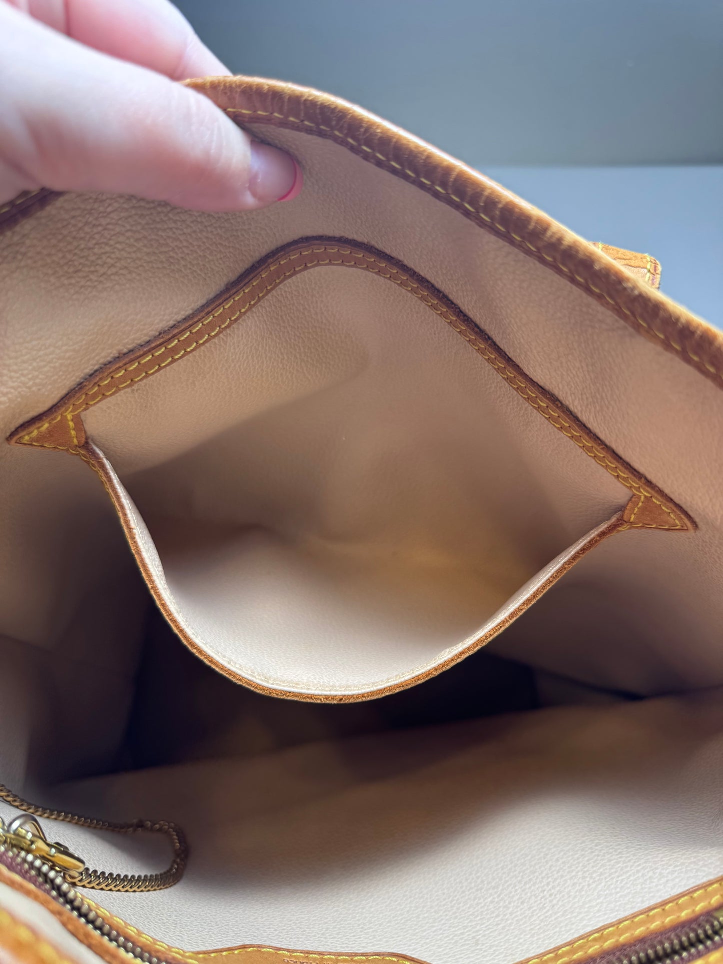 Louis Vuitton Bucket GM Monogram Tote Bag – Made in France