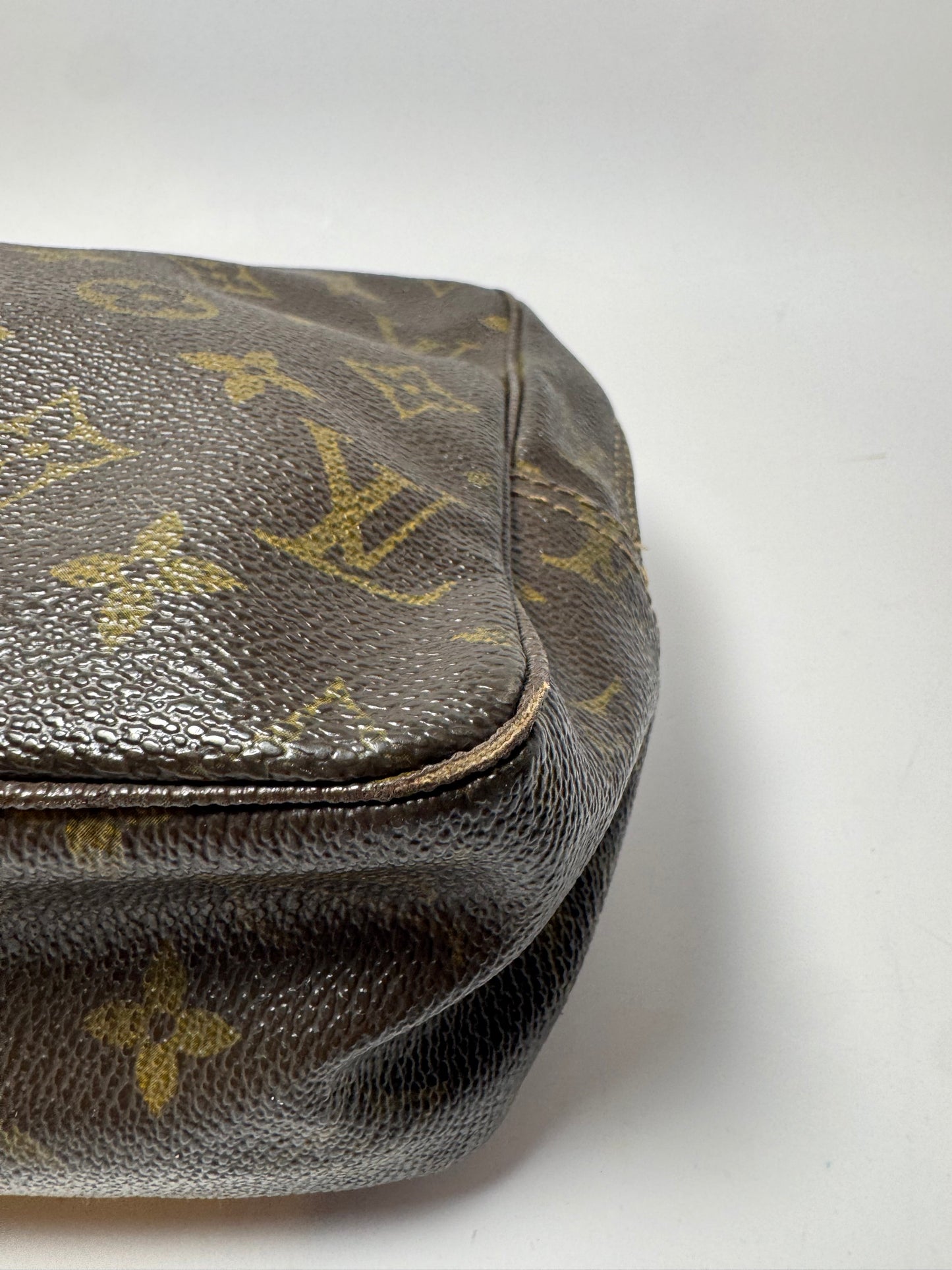 Louis Vuitton Trousse 28 Monogram Pouch