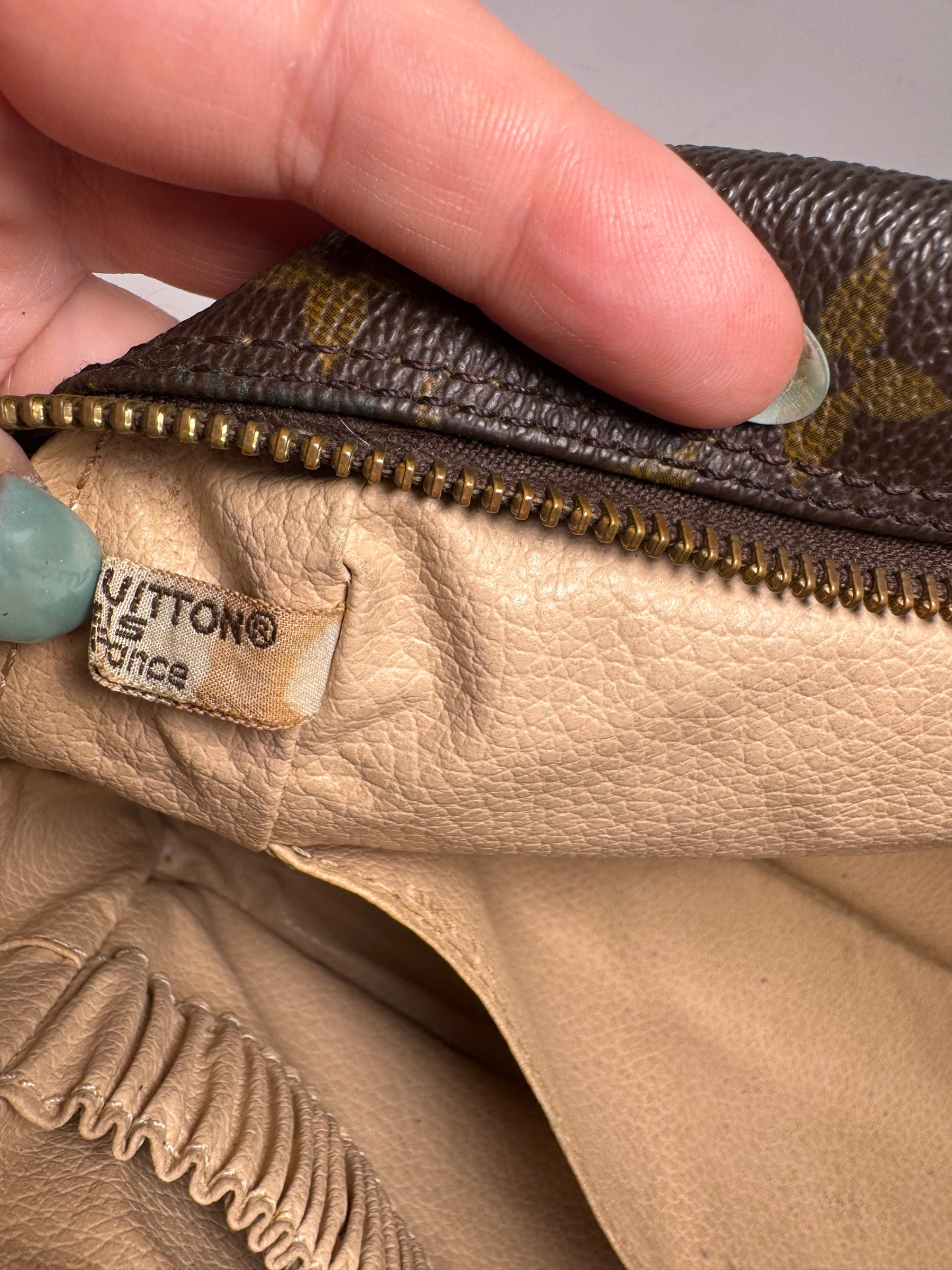 Louis Vuitton Trousse 28 Monogram