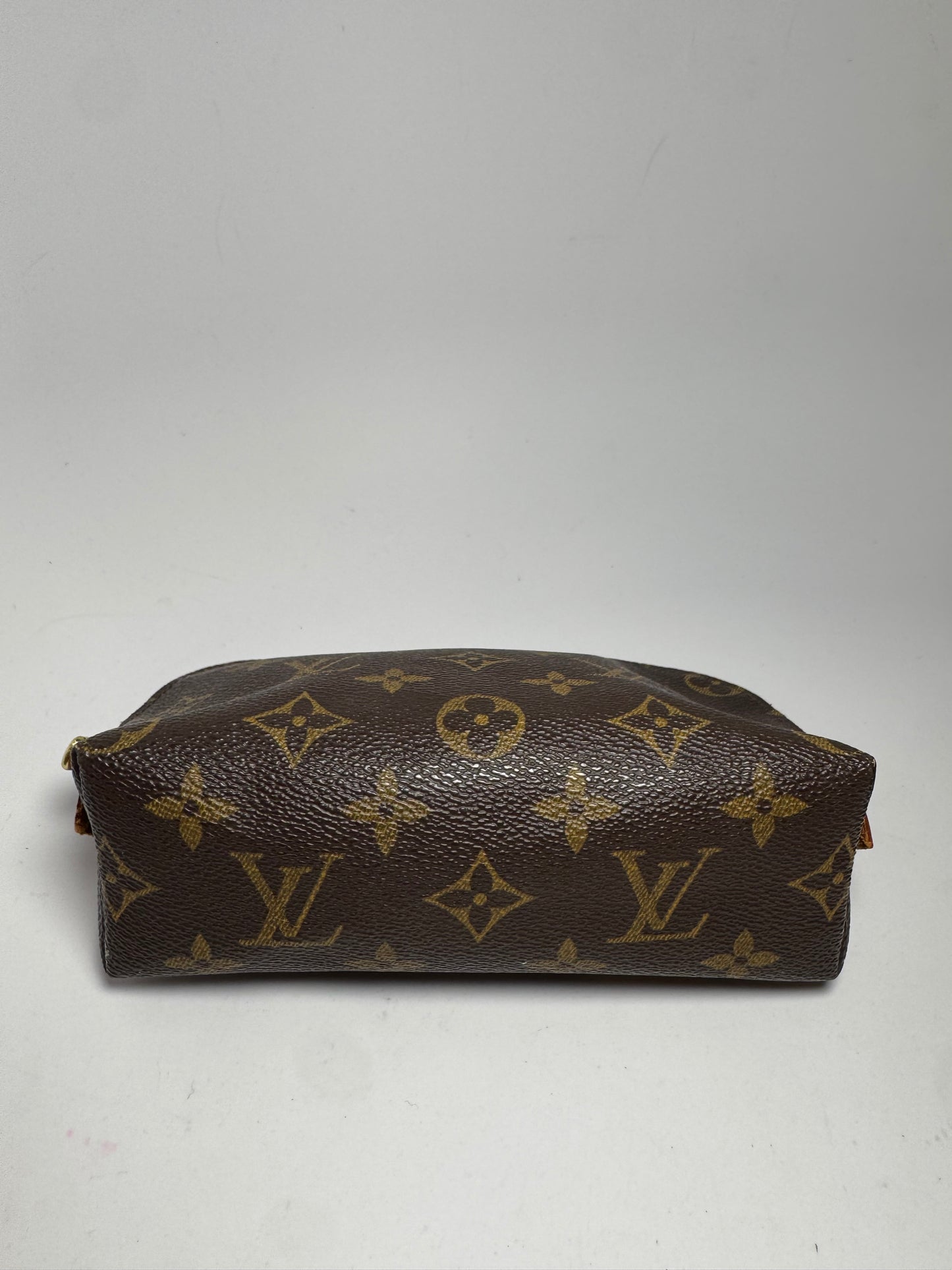 Louis Vuitton Cosmetic Pouch Monogram, November 2001