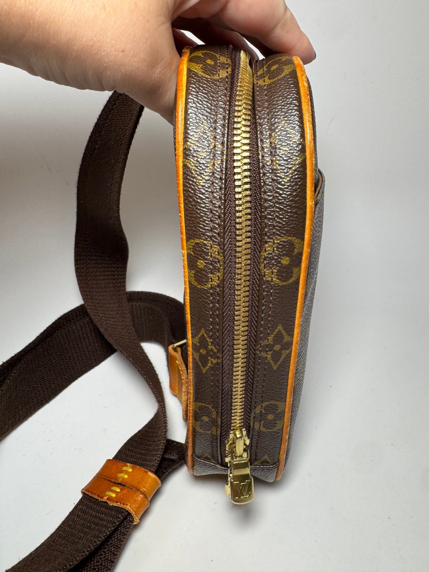 Louis Vuitton Monogram Gange Pochette Bum Bag/Sling Bag March 2001