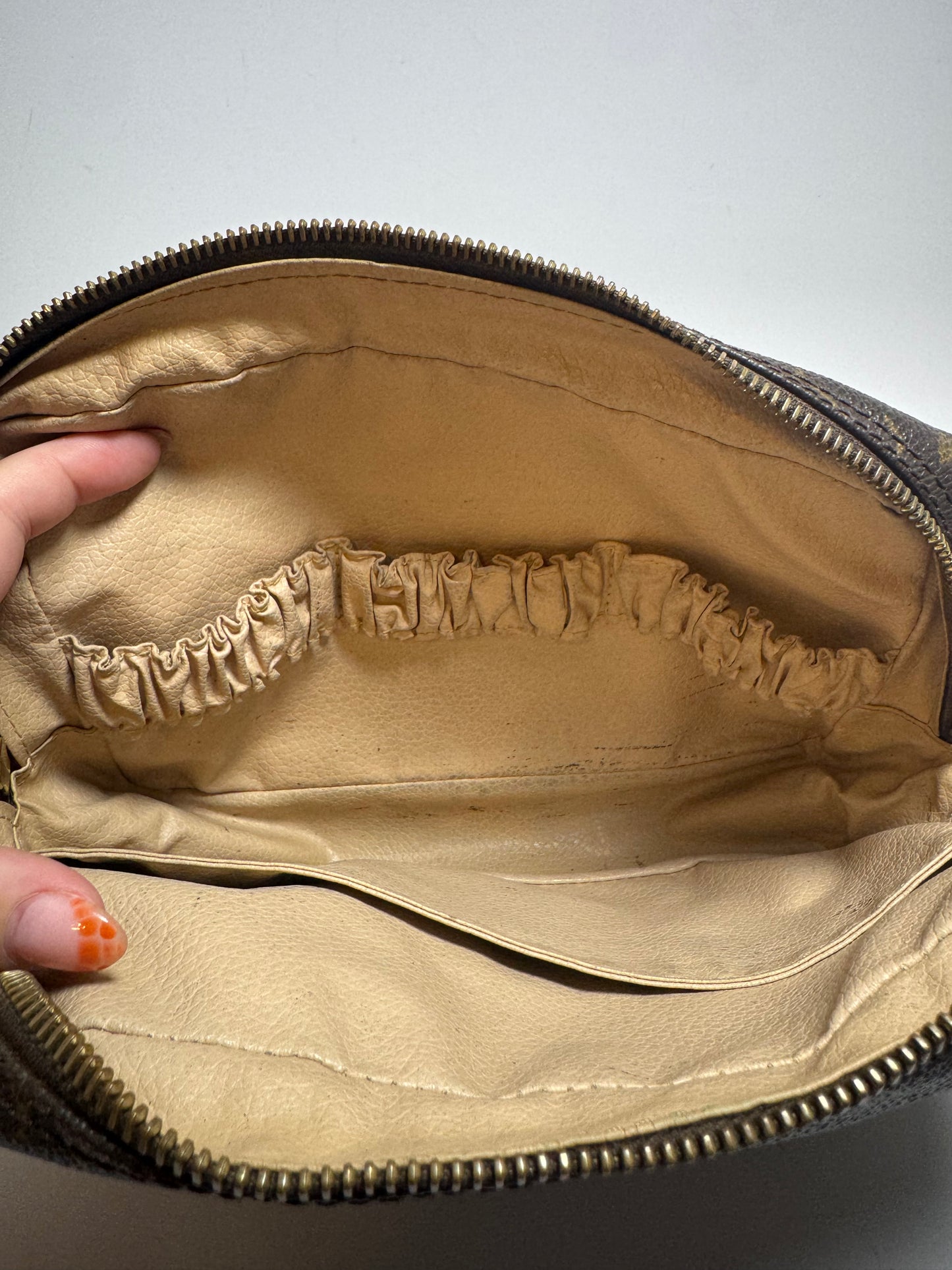 Louis Vuitton Trousse 23 Monogram Cosmetic Case/Toiletry Bag