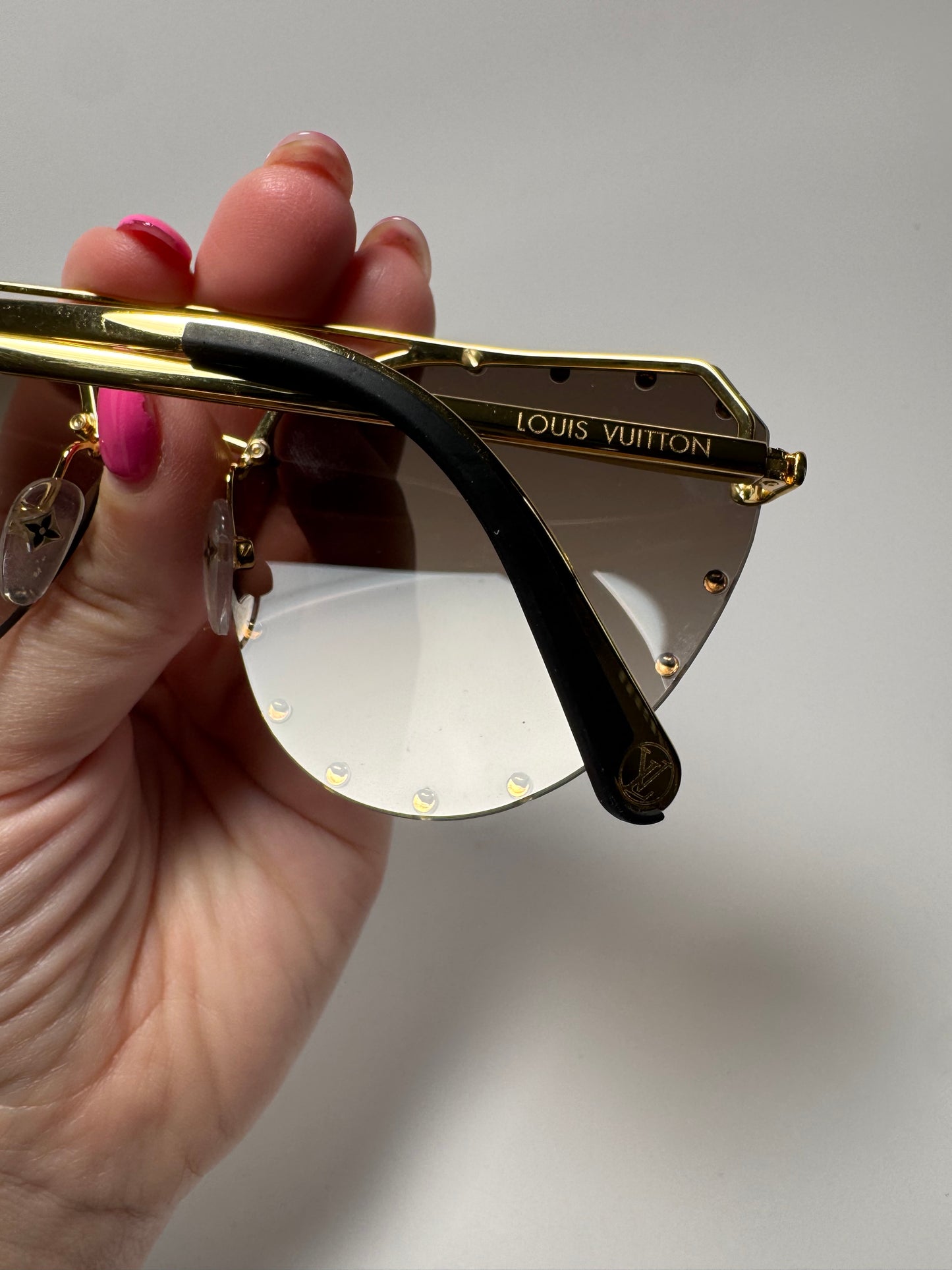Louis Vuitton The Party Aviator Sunglasses – Gradient Brown with Gold Accents