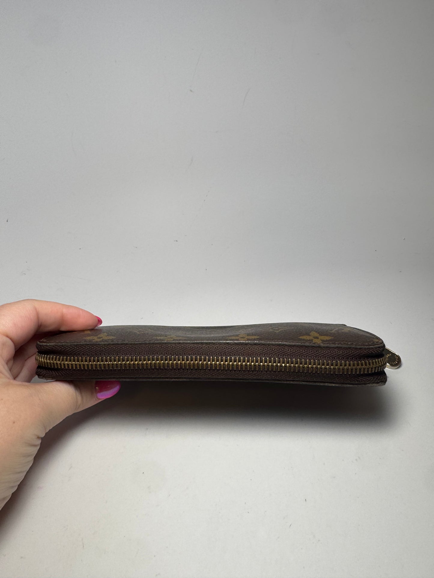 Louis Vuitton Monogram Zippy Wallet