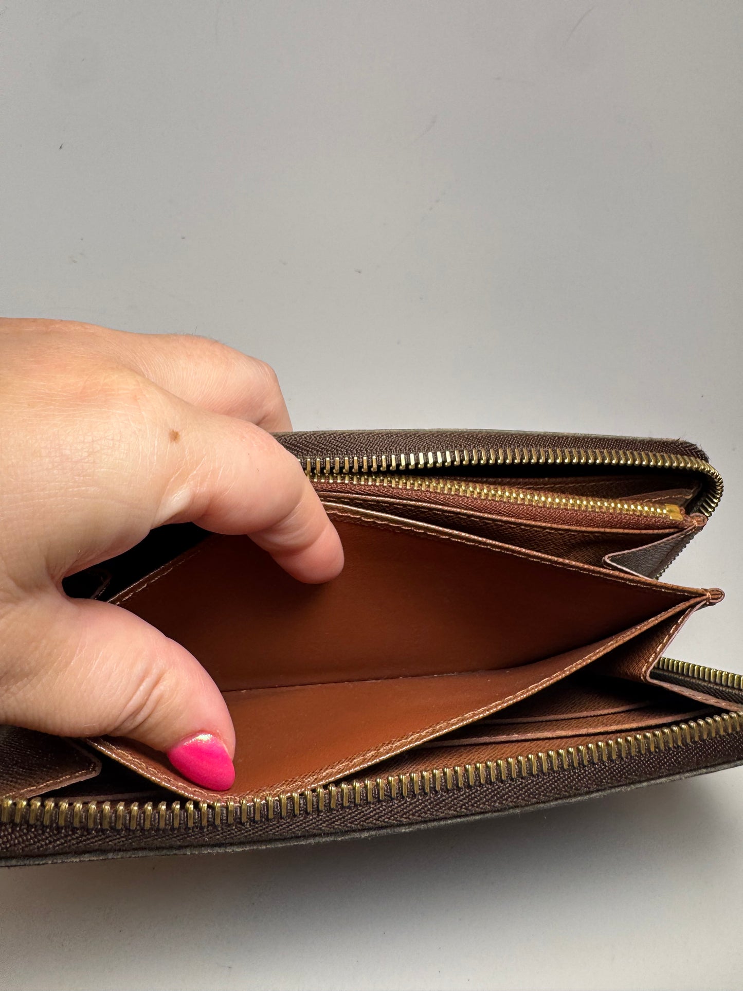 Louis Vuitton Monogram Zippy Wallet