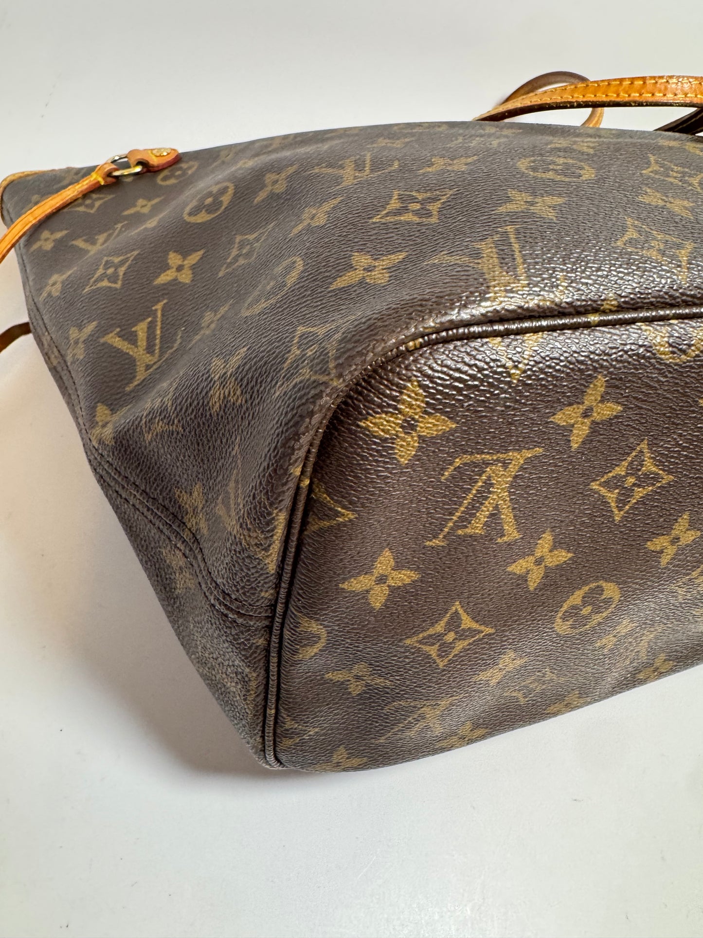 Louis Vuitton Neverfull MM Monogram Tote Bag
