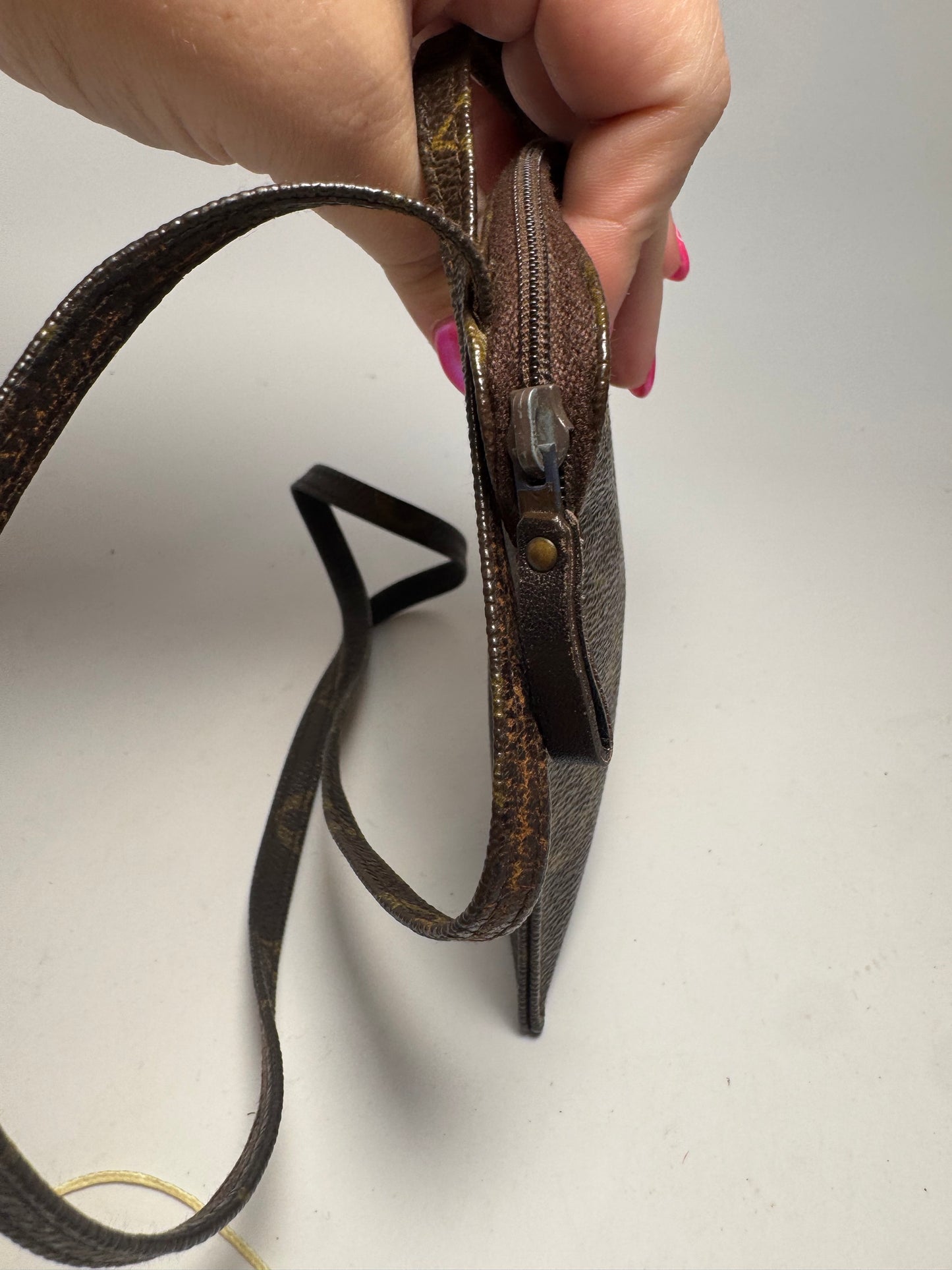 Louis Vuitton Monogram Pochette Secret Crossbody/Passport Holder Travel Bag