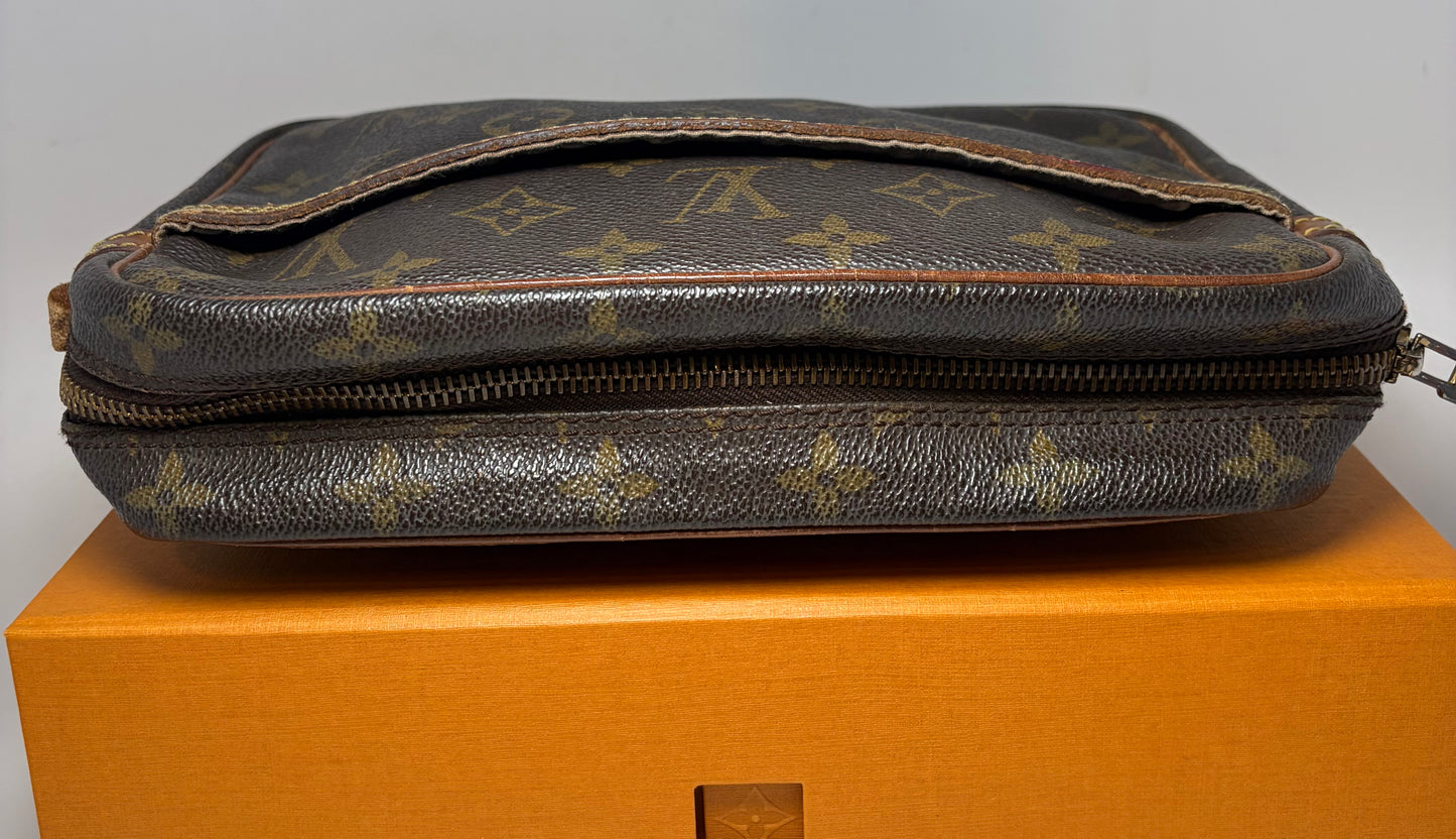 Louis Vuitton Compeigne 23 monogram clutch/pouch