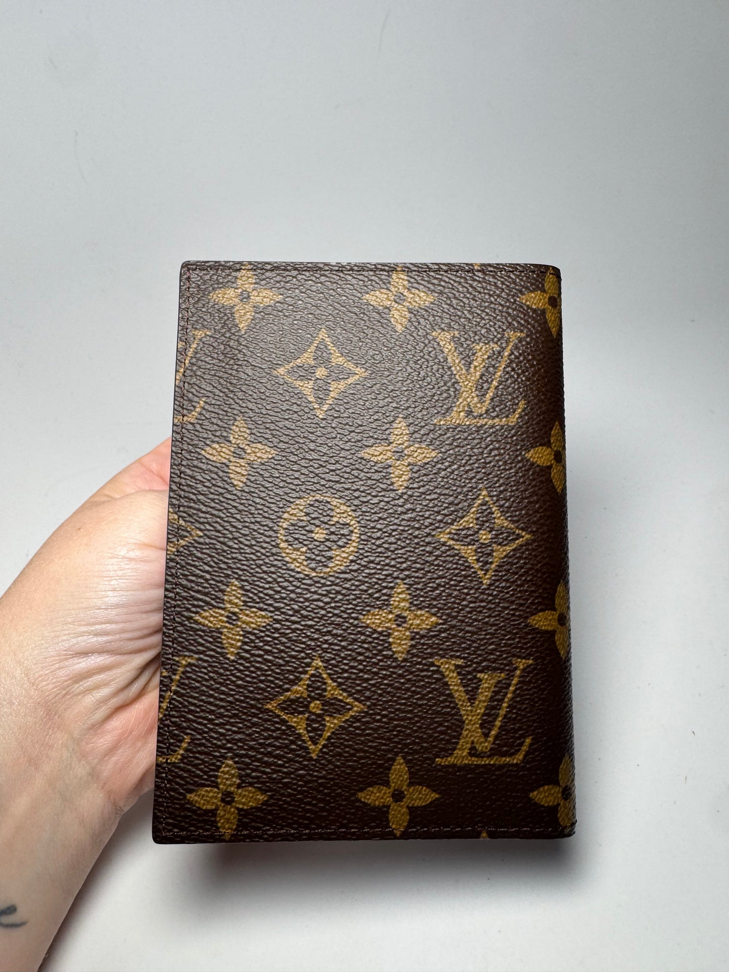 Louis Vuitton Passport Cover Monogram- Microchipped