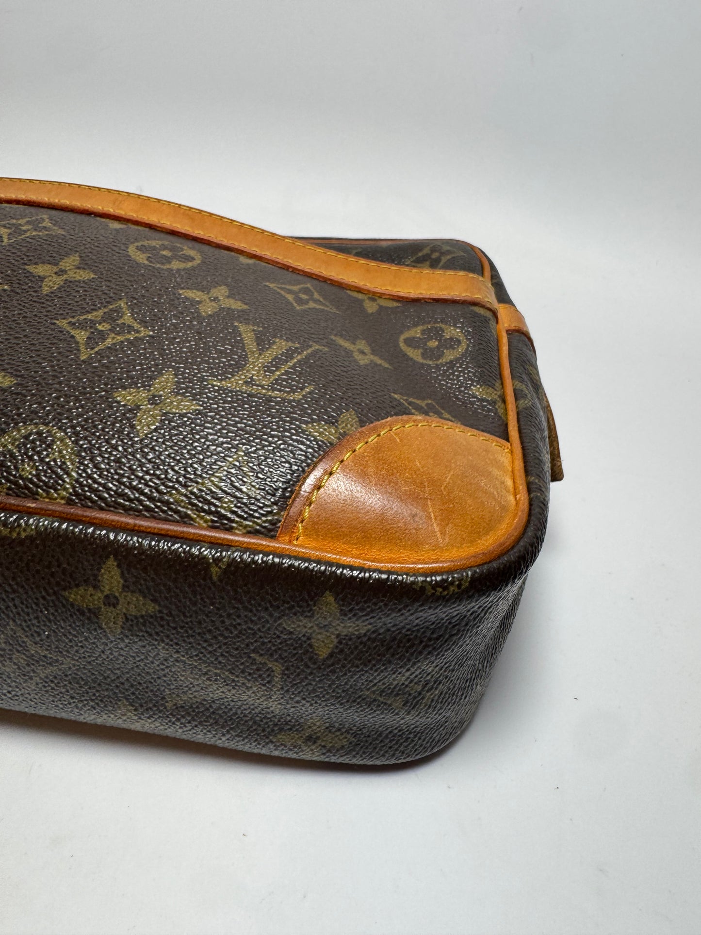 Louis Vuitton Compiegne 28 Clutch/Pouch/Toiletry Bag in Monogram