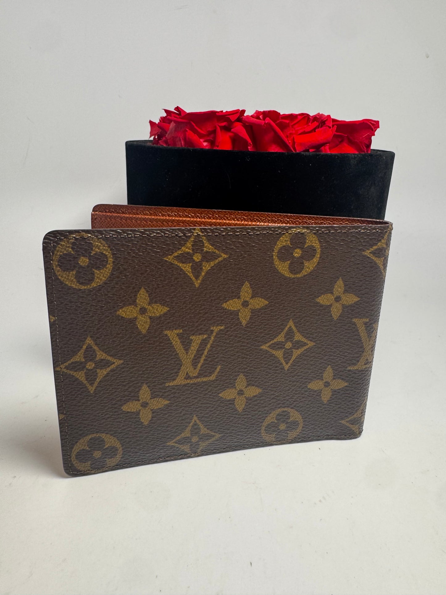 Louis Vuitton Men’s Bifold Monogram Large Slim Wallet