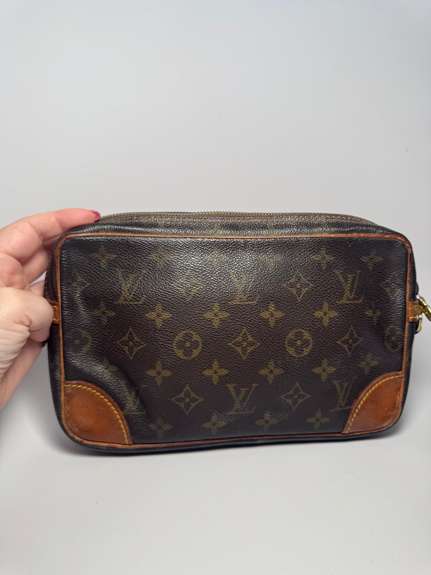 Louis Vuitton Marly Draggone Clutch/Pouch W/Wristlet Monogram Made in France in February 2001