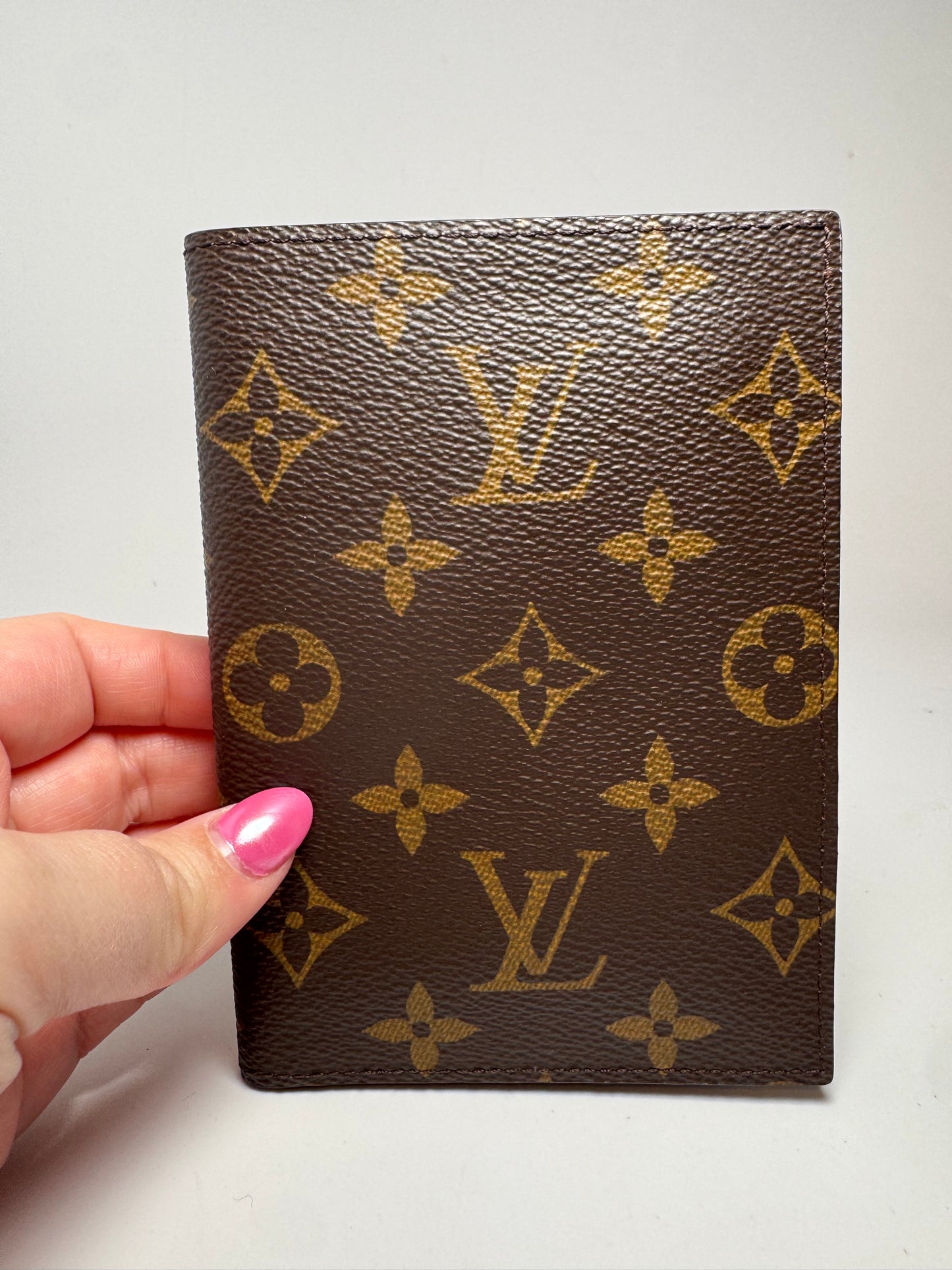 Louis Vuitton Passport Cover Monogram- Microchipped