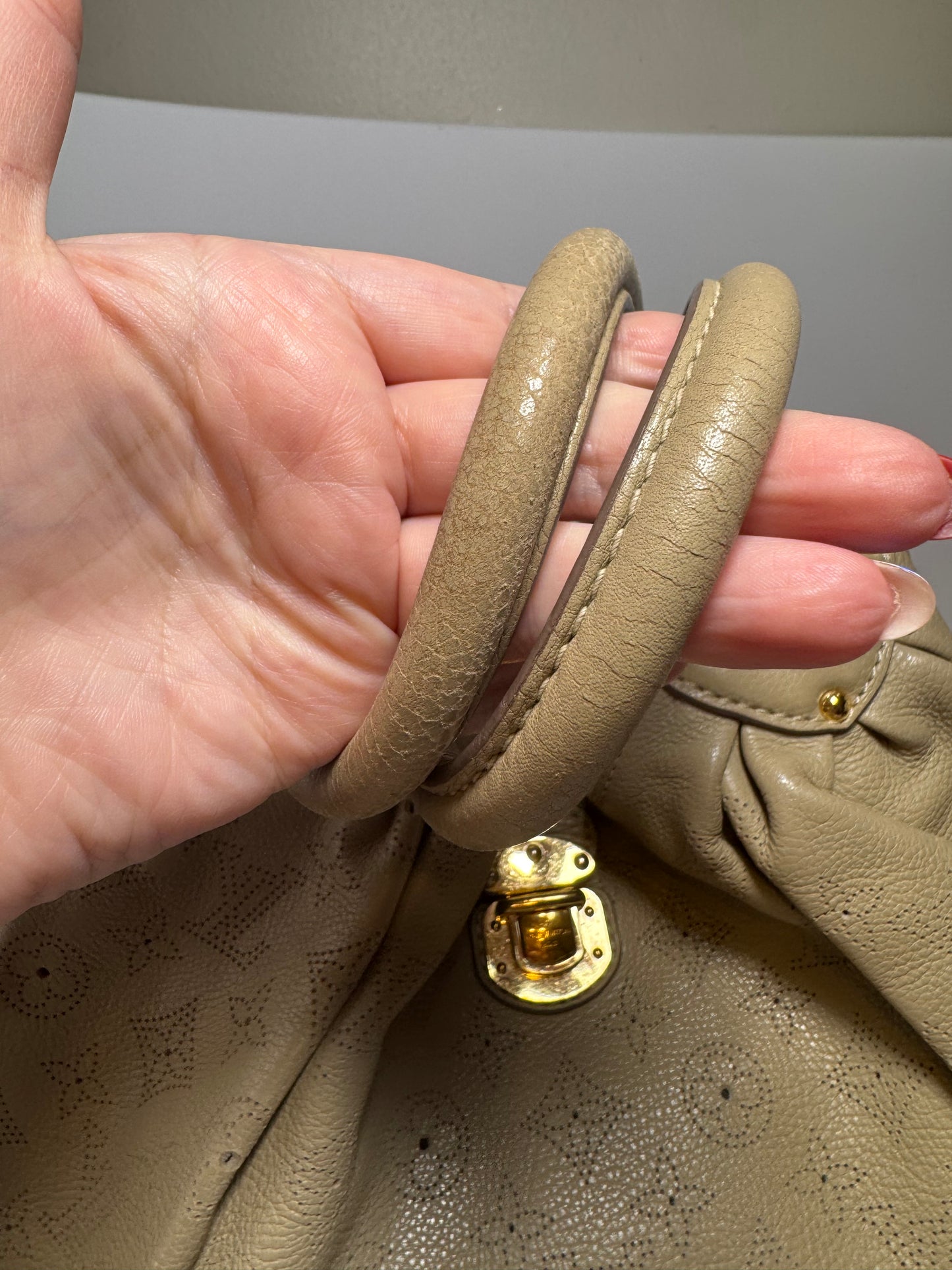 Louis Vuitton Mahina Hobo L Biscuit Perforated Monogram Leather Shoulder Bag w/COA