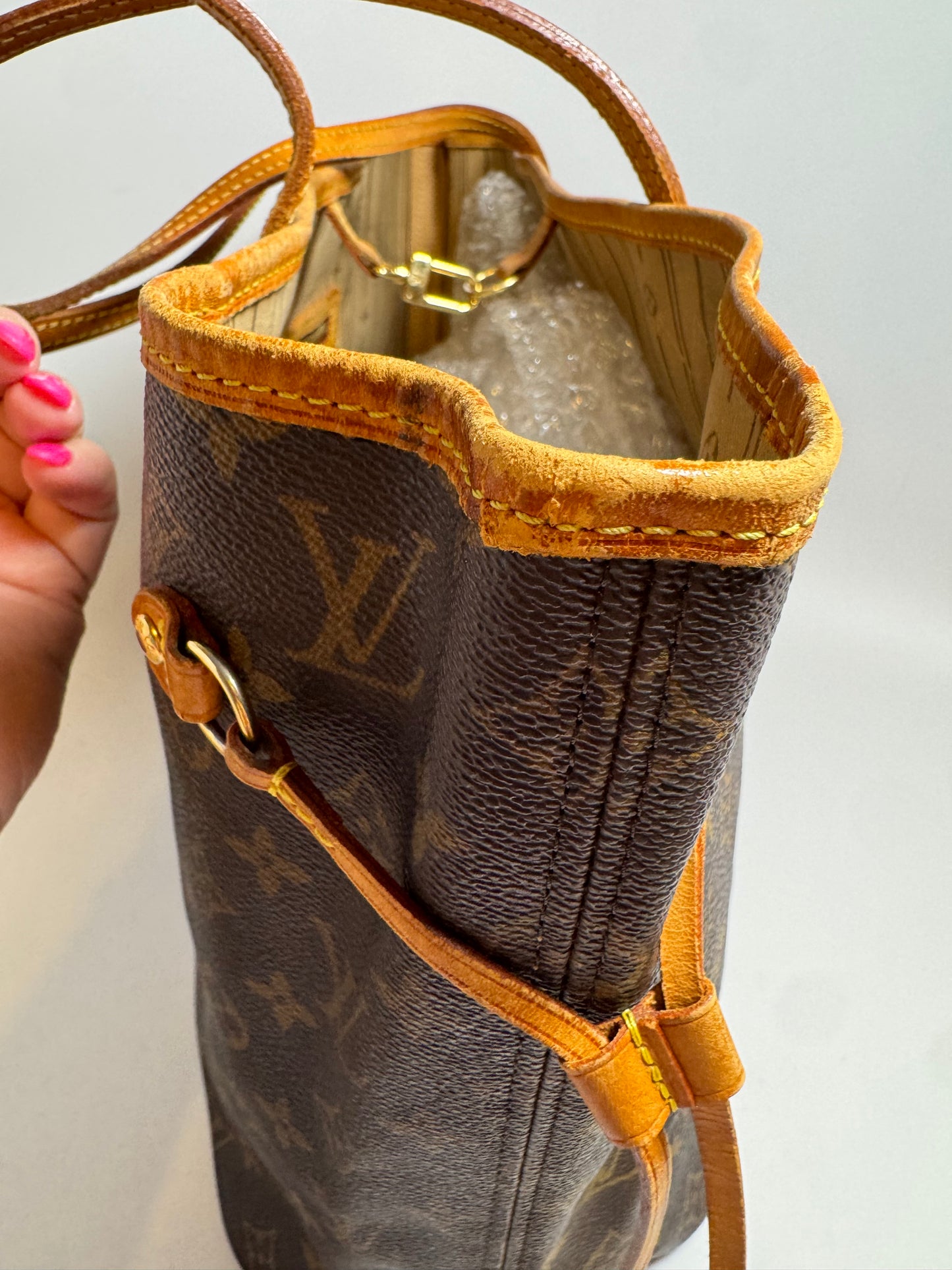 Louis Vuitton Neverfull MM Monogram Tote Bag