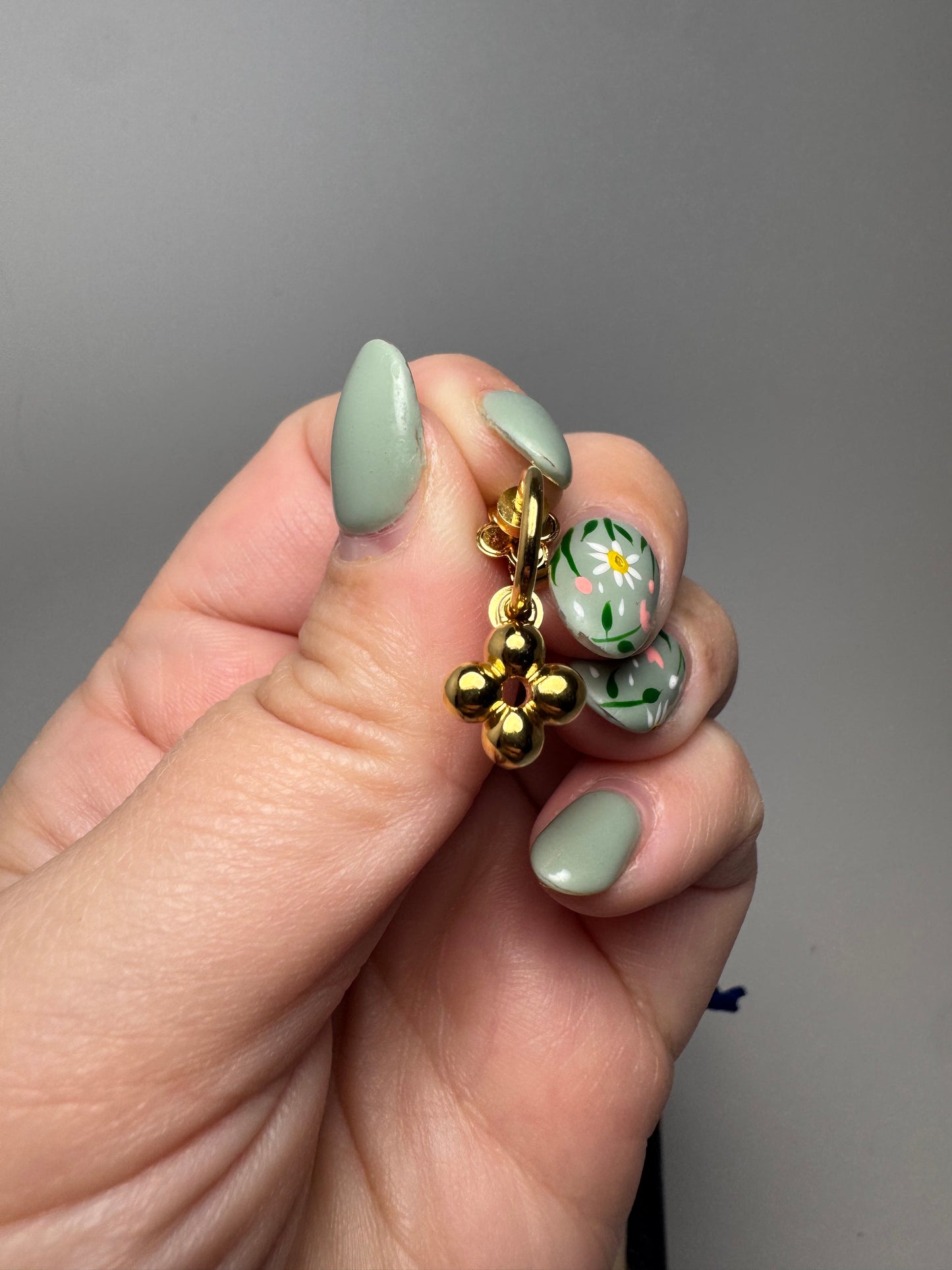 Louis Vuitton Blooming Earrings – Gold Metal – Limited Edition Box & Dust Bag